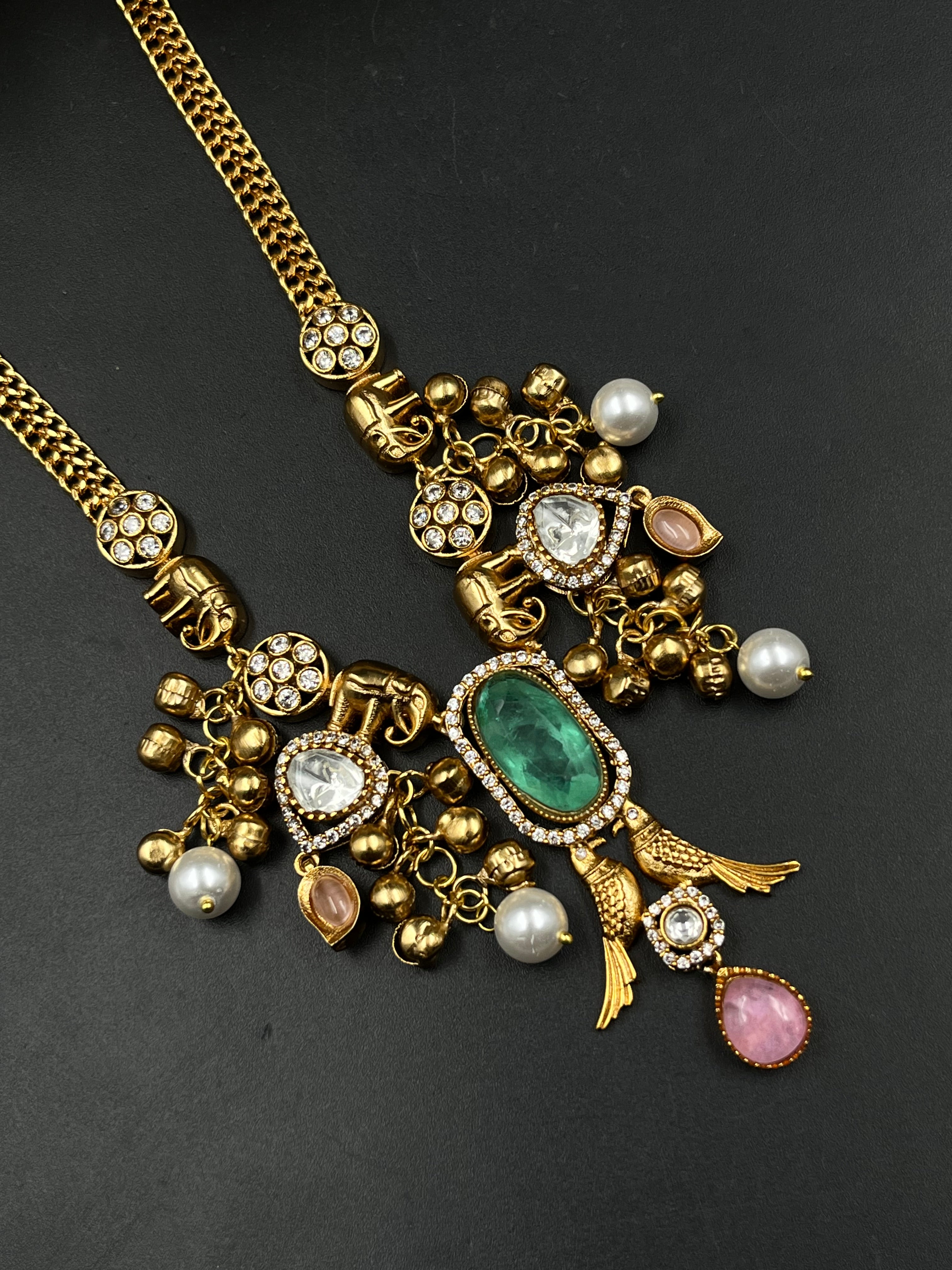 RADI NECKLACE