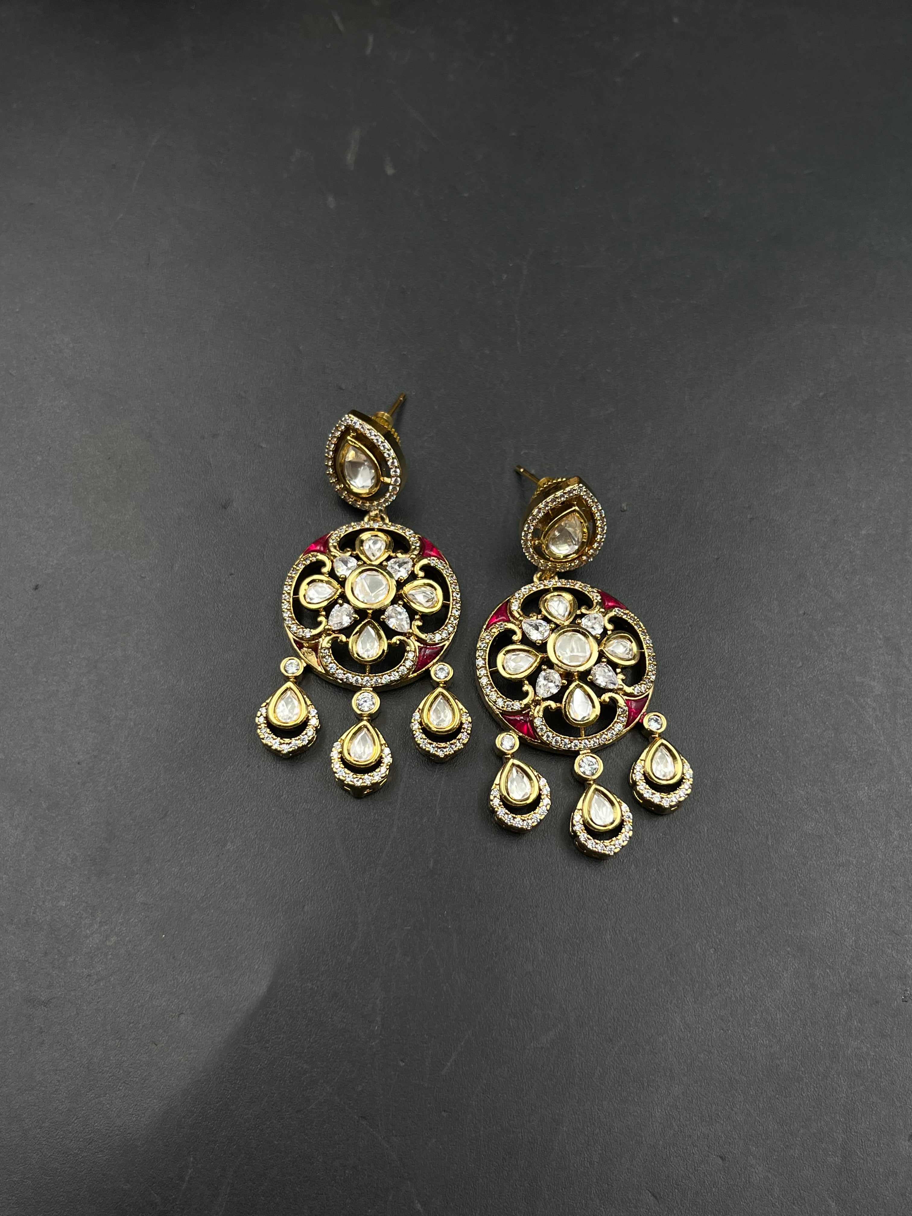 VANSU NECKLACE