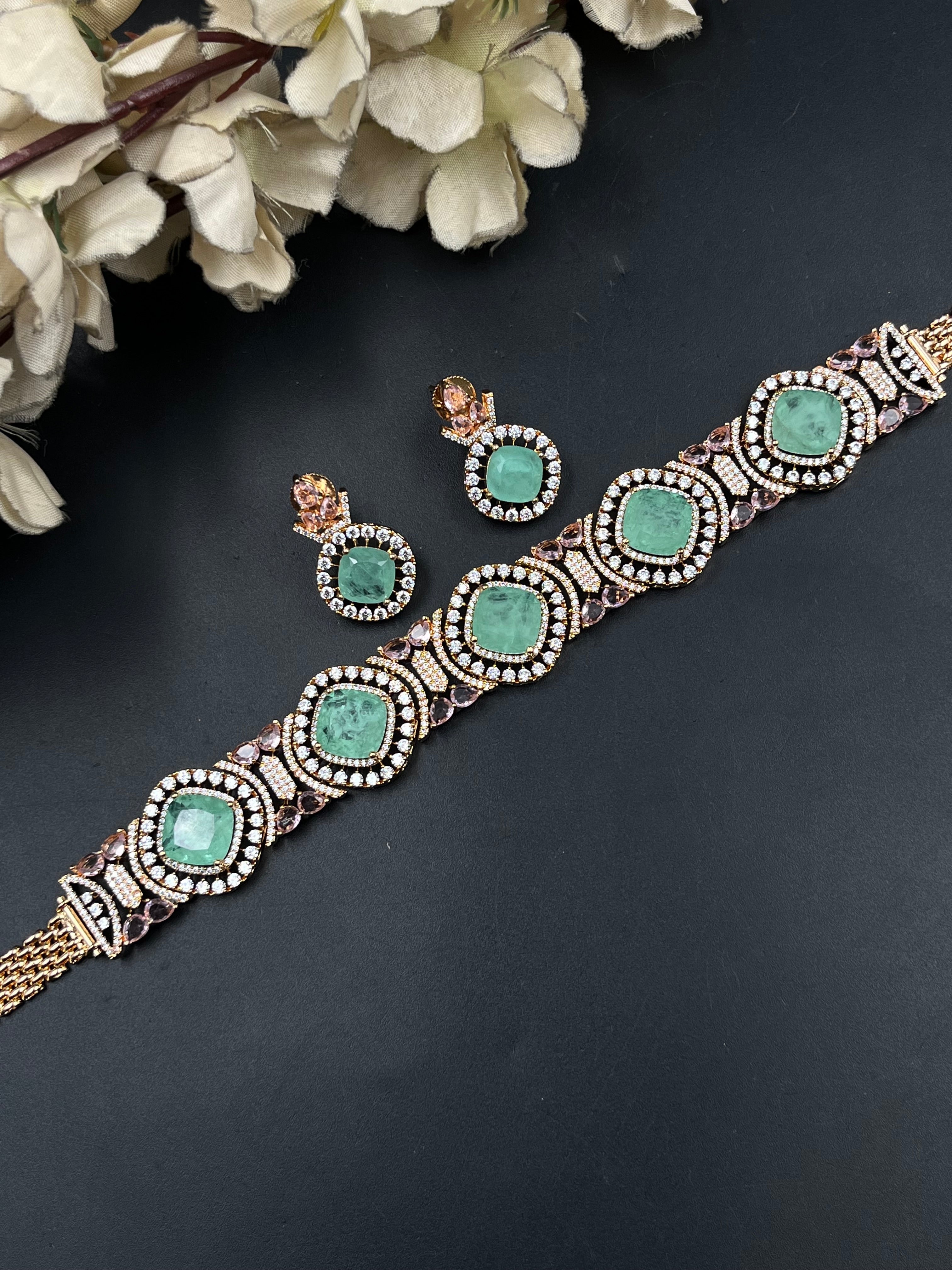 JIYA NECKLACE
