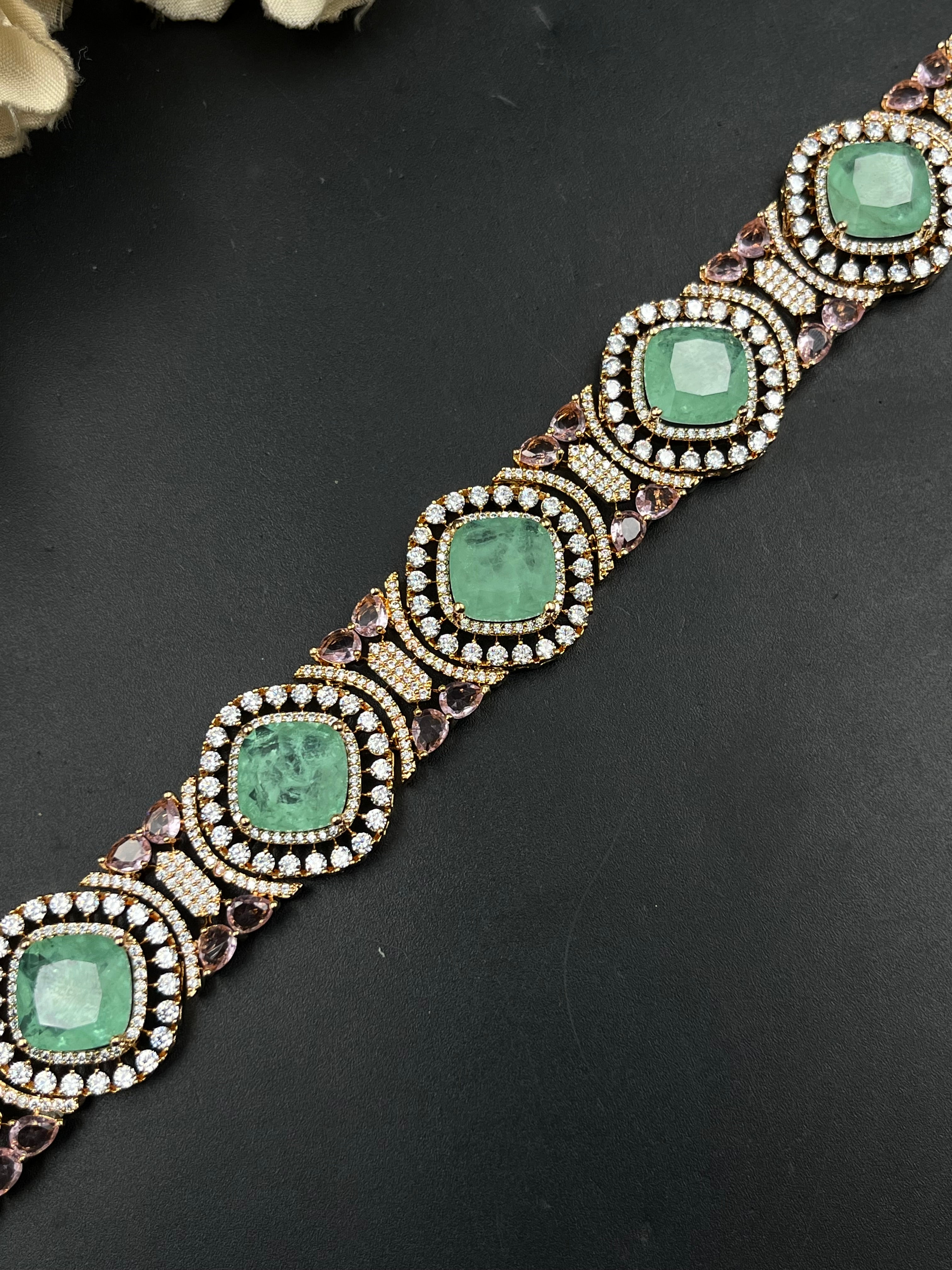 JIYA NECKLACE