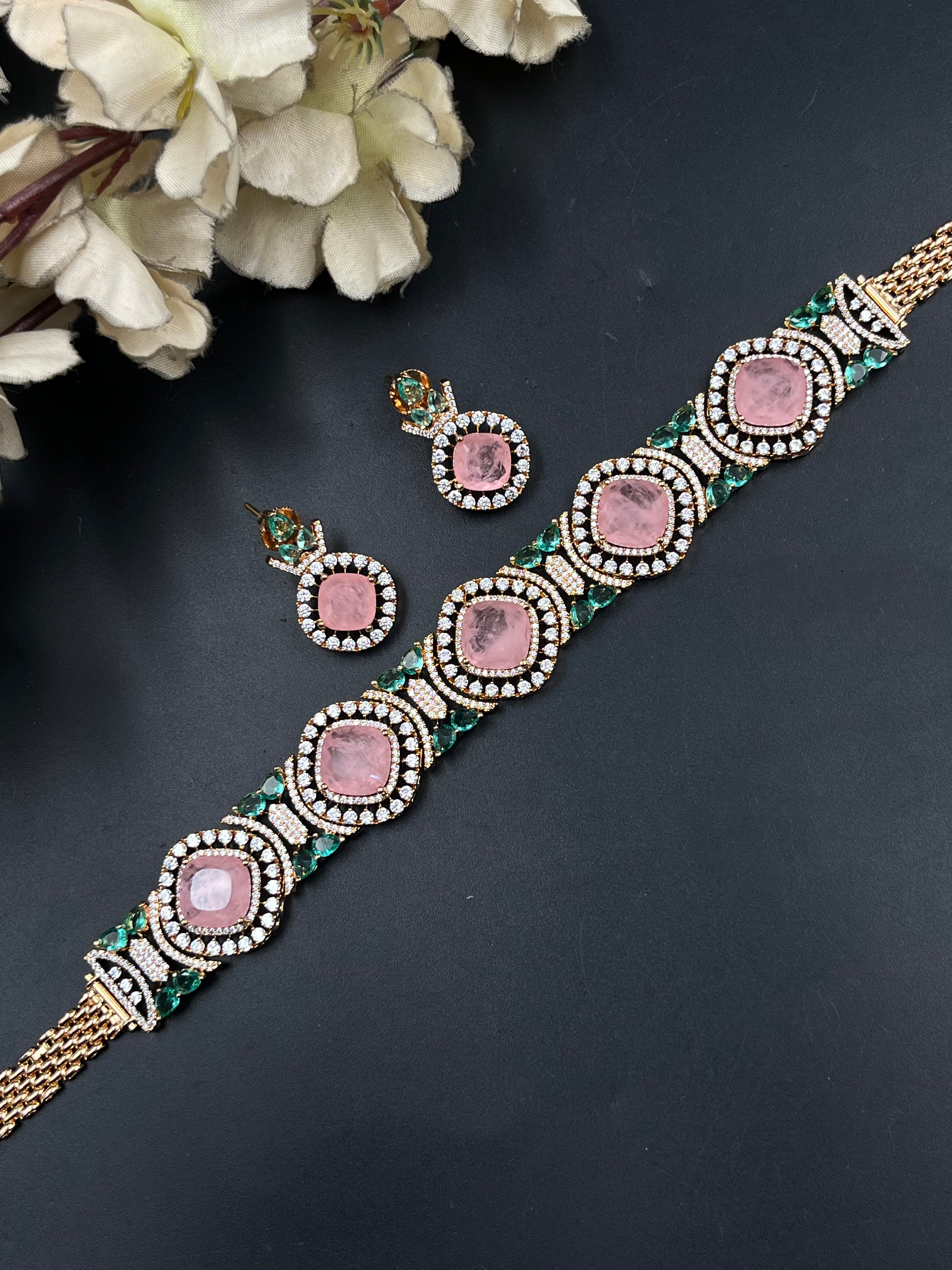 JIYA NECKLACE