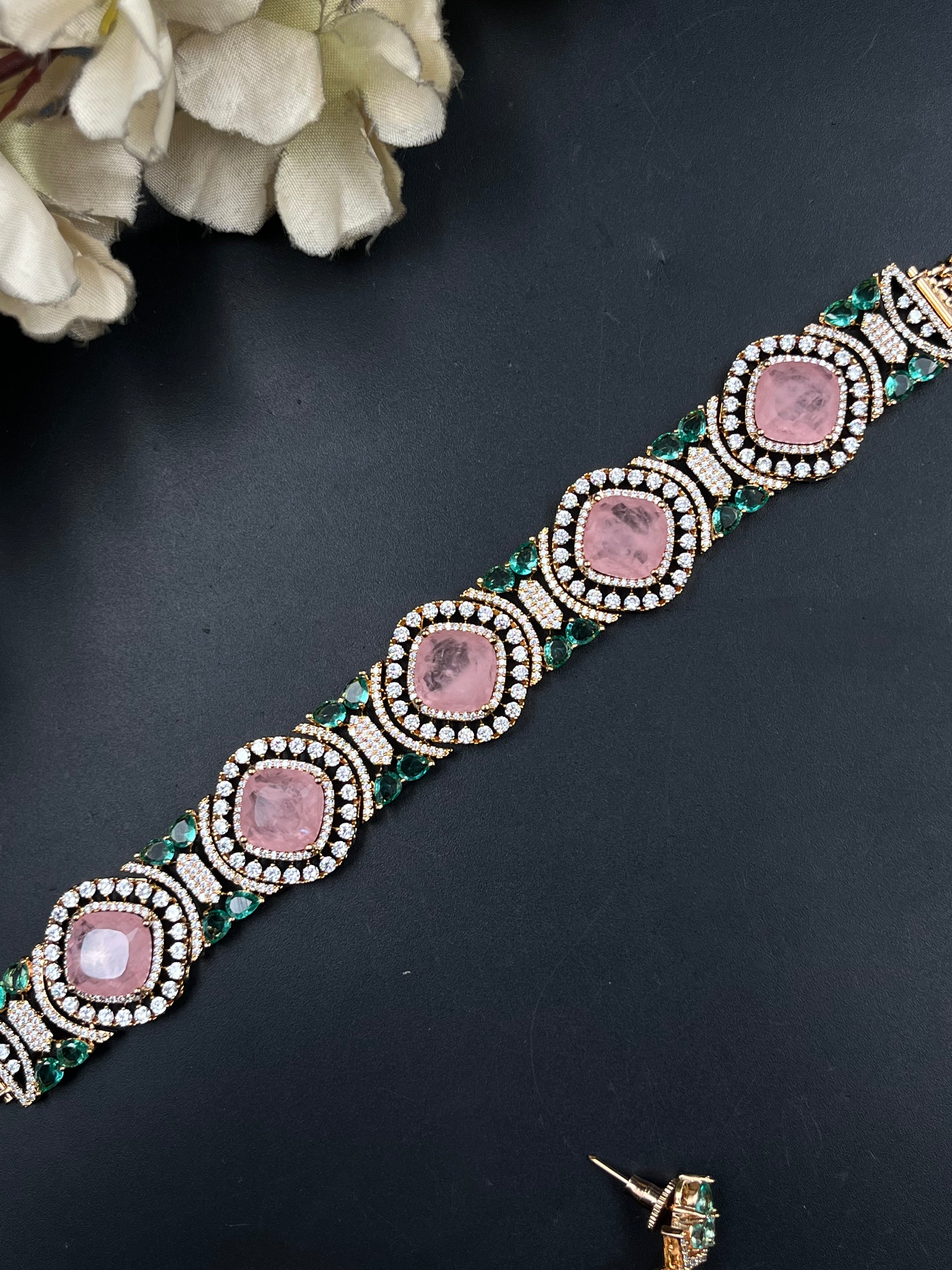 JIYA NECKLACE