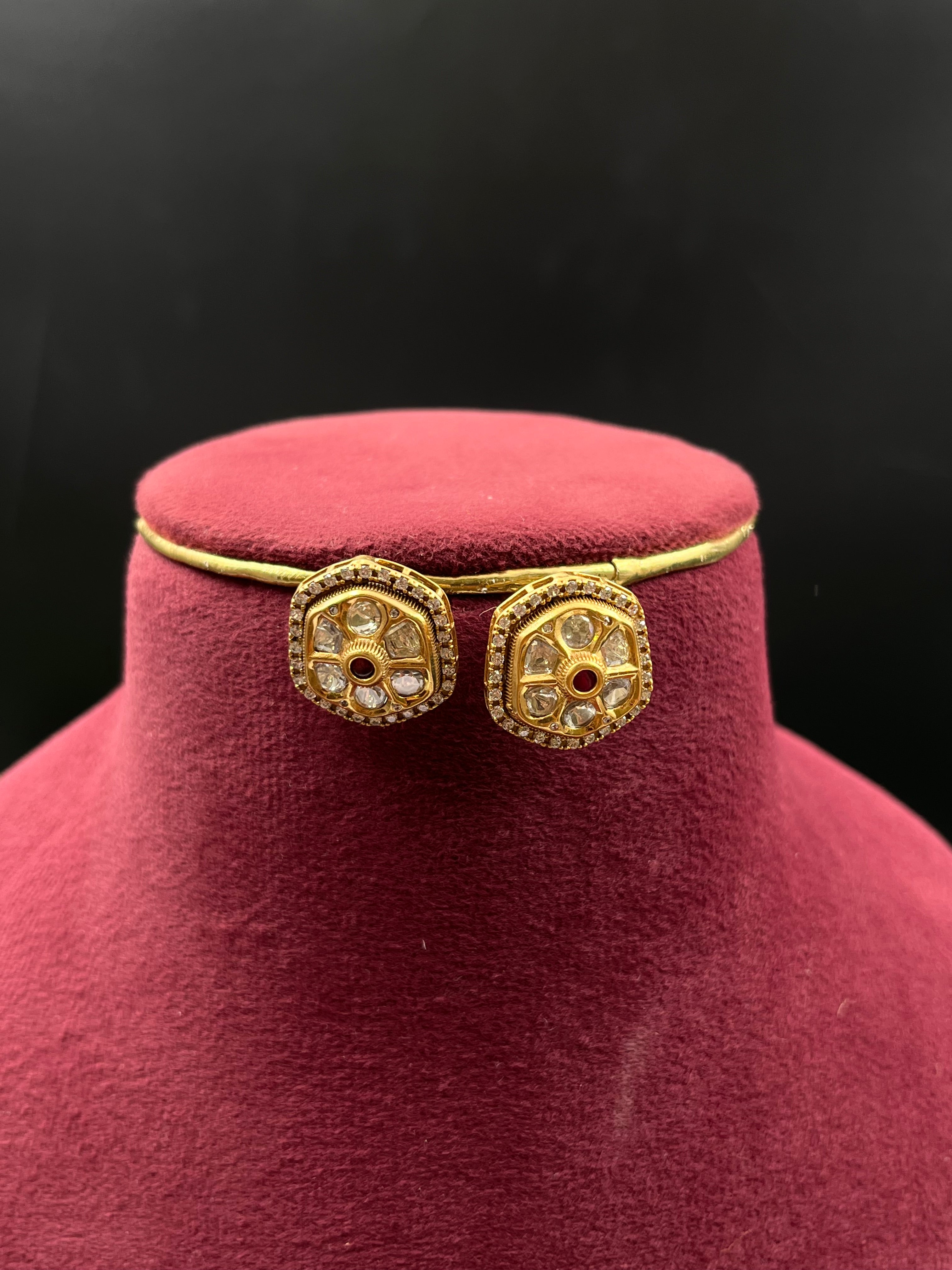 SIPA NECKLACE