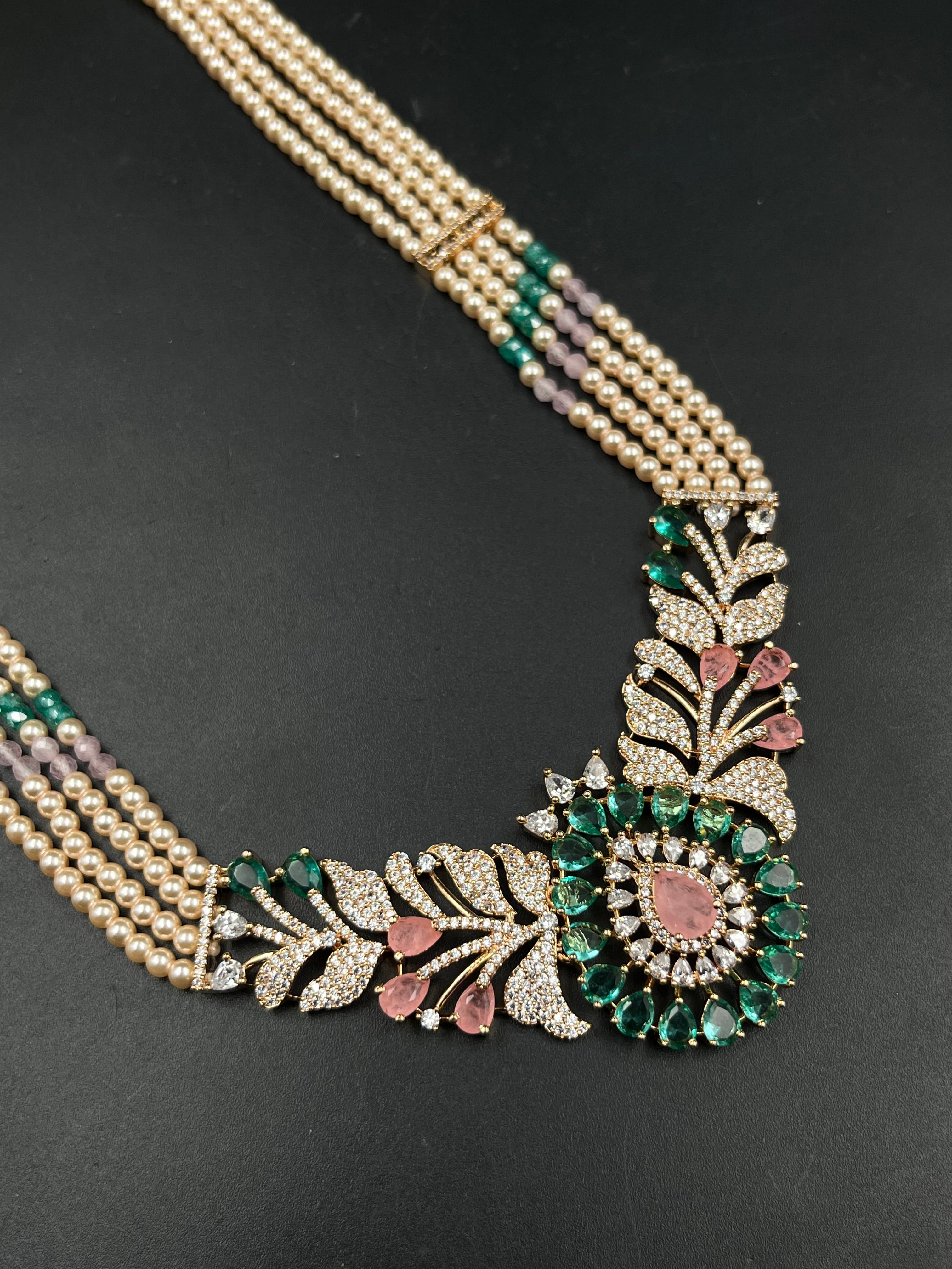LIYAS NECKLACE