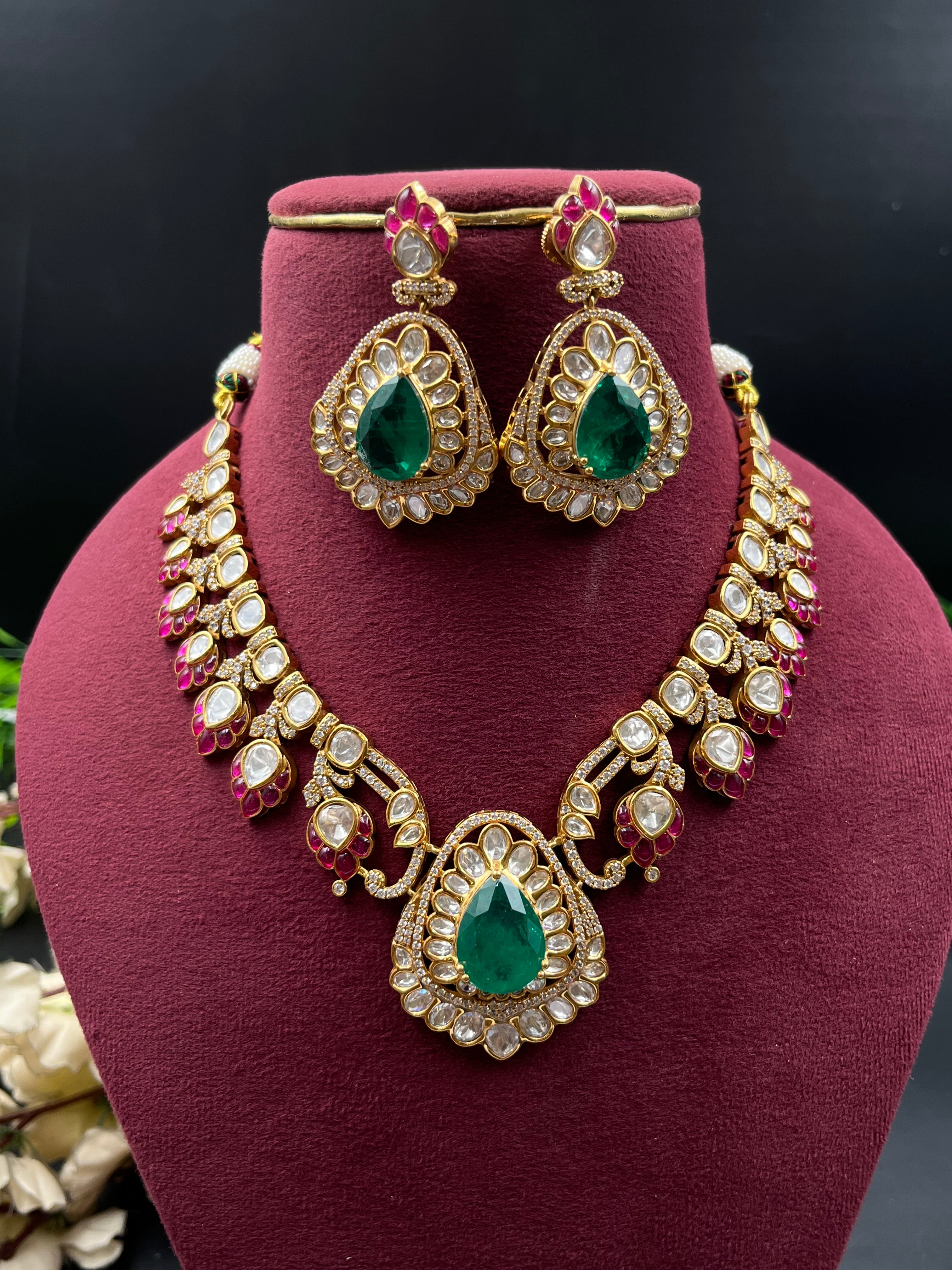 TRISHA NECKLACE