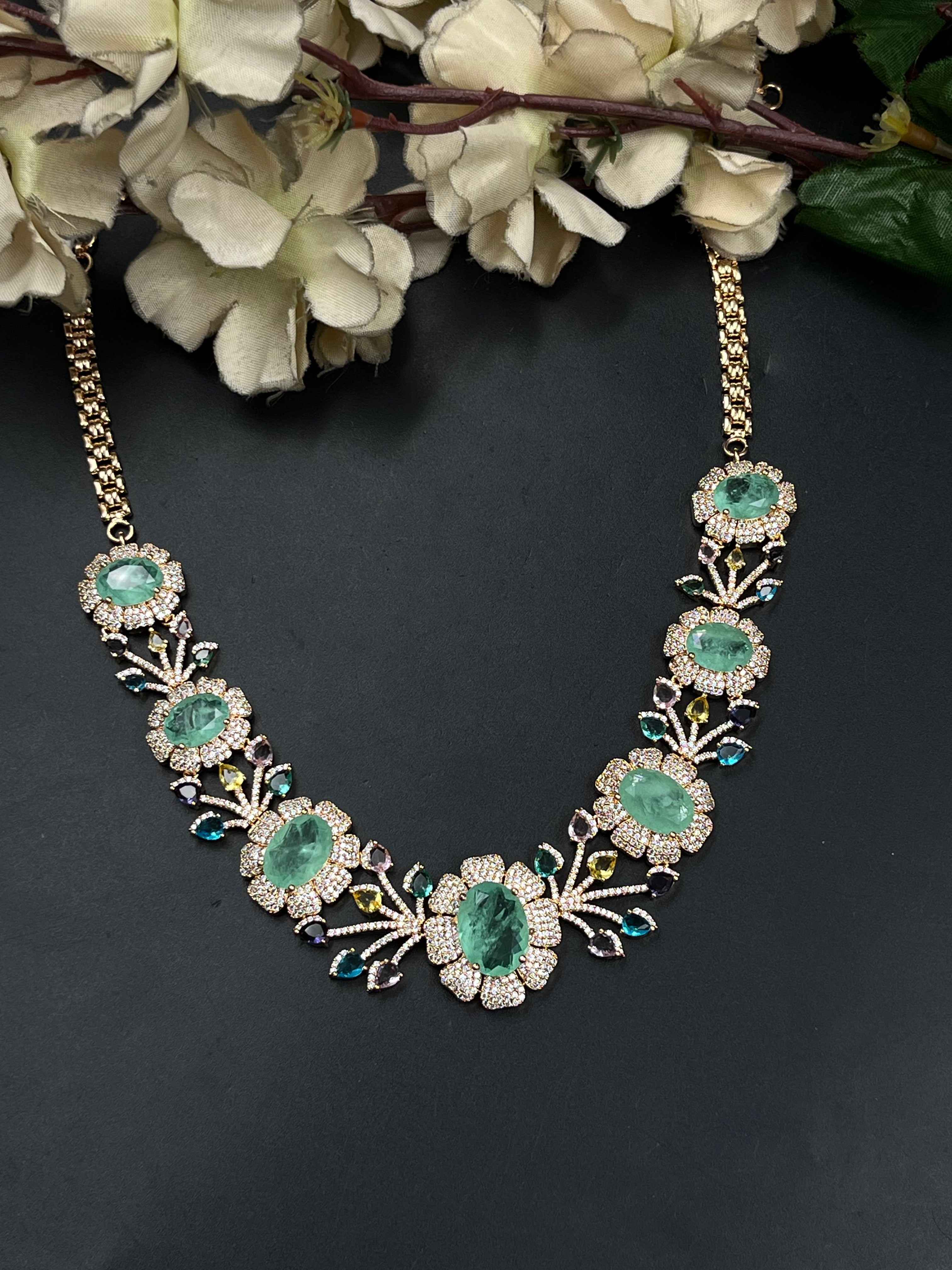 HIYA NECKLACE