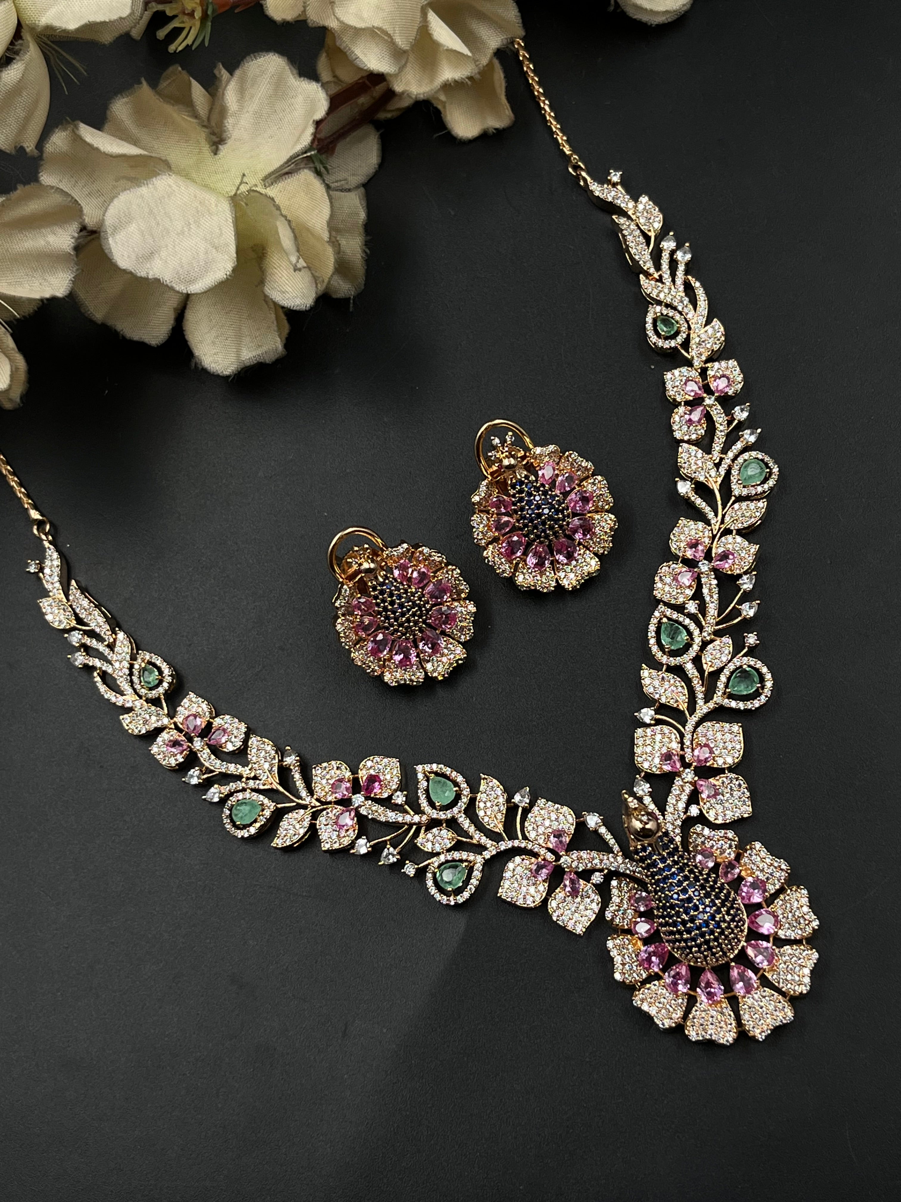 KINAO NECKLACE