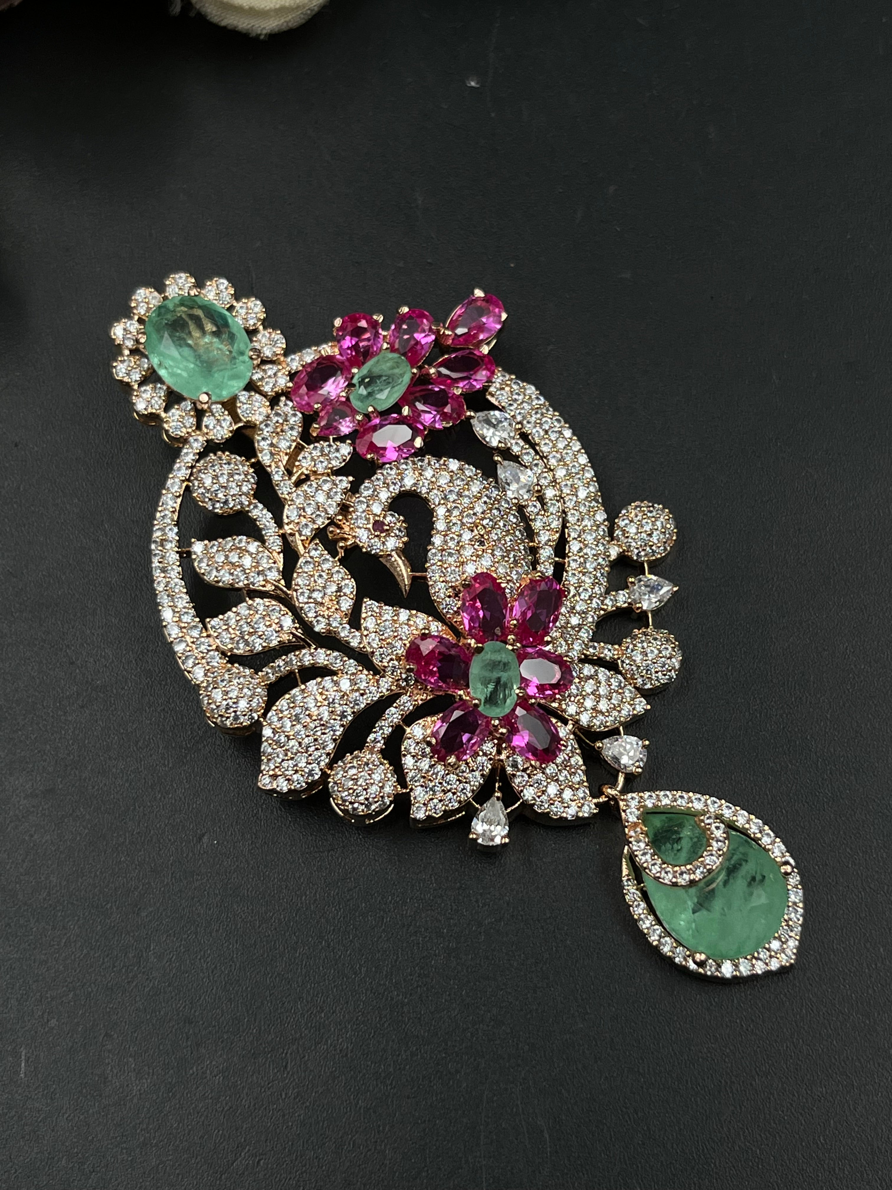 EIYAS PENDANT