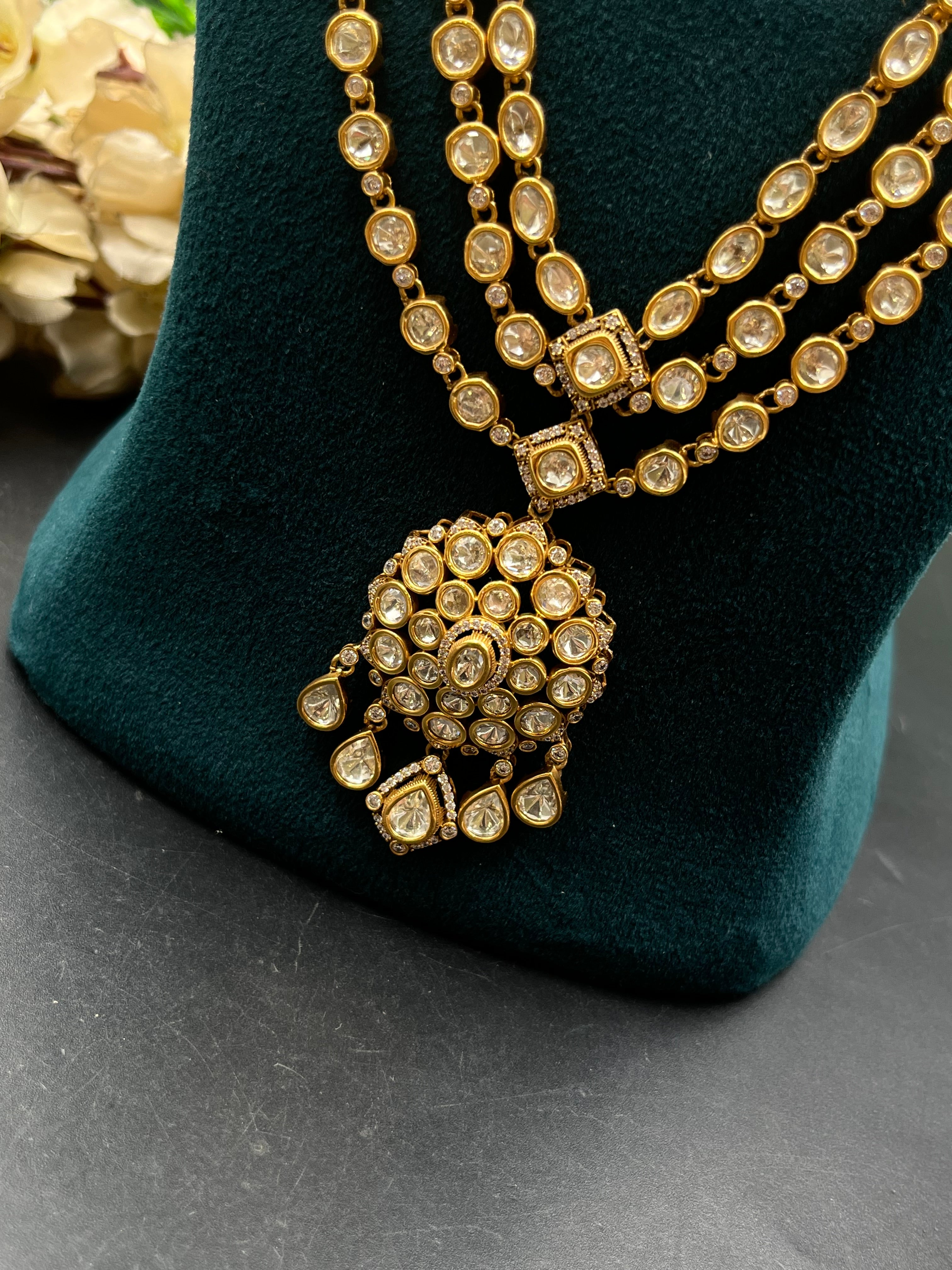 MISHAKA NECKLACE