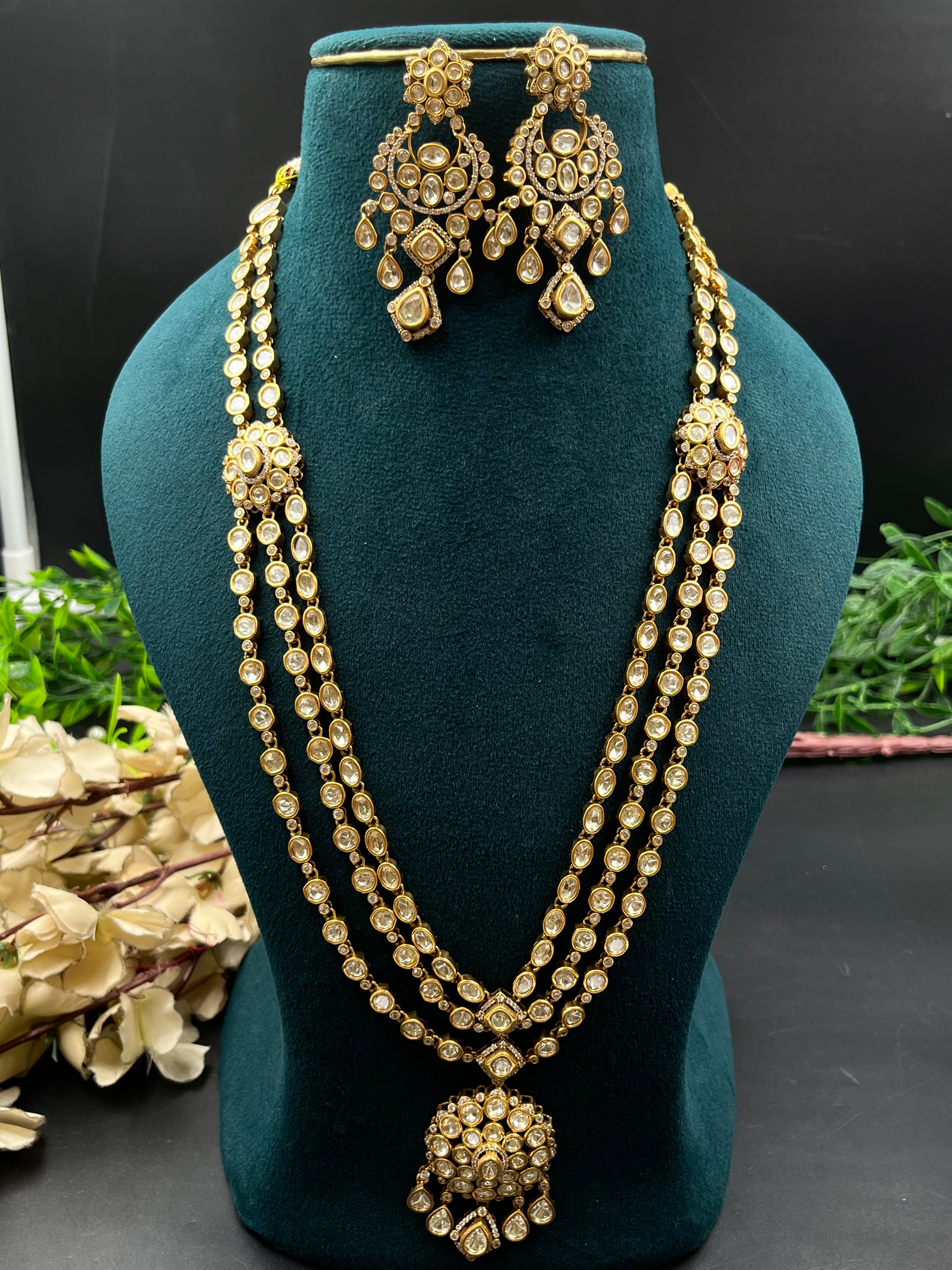 MISHAKA NECKLACE