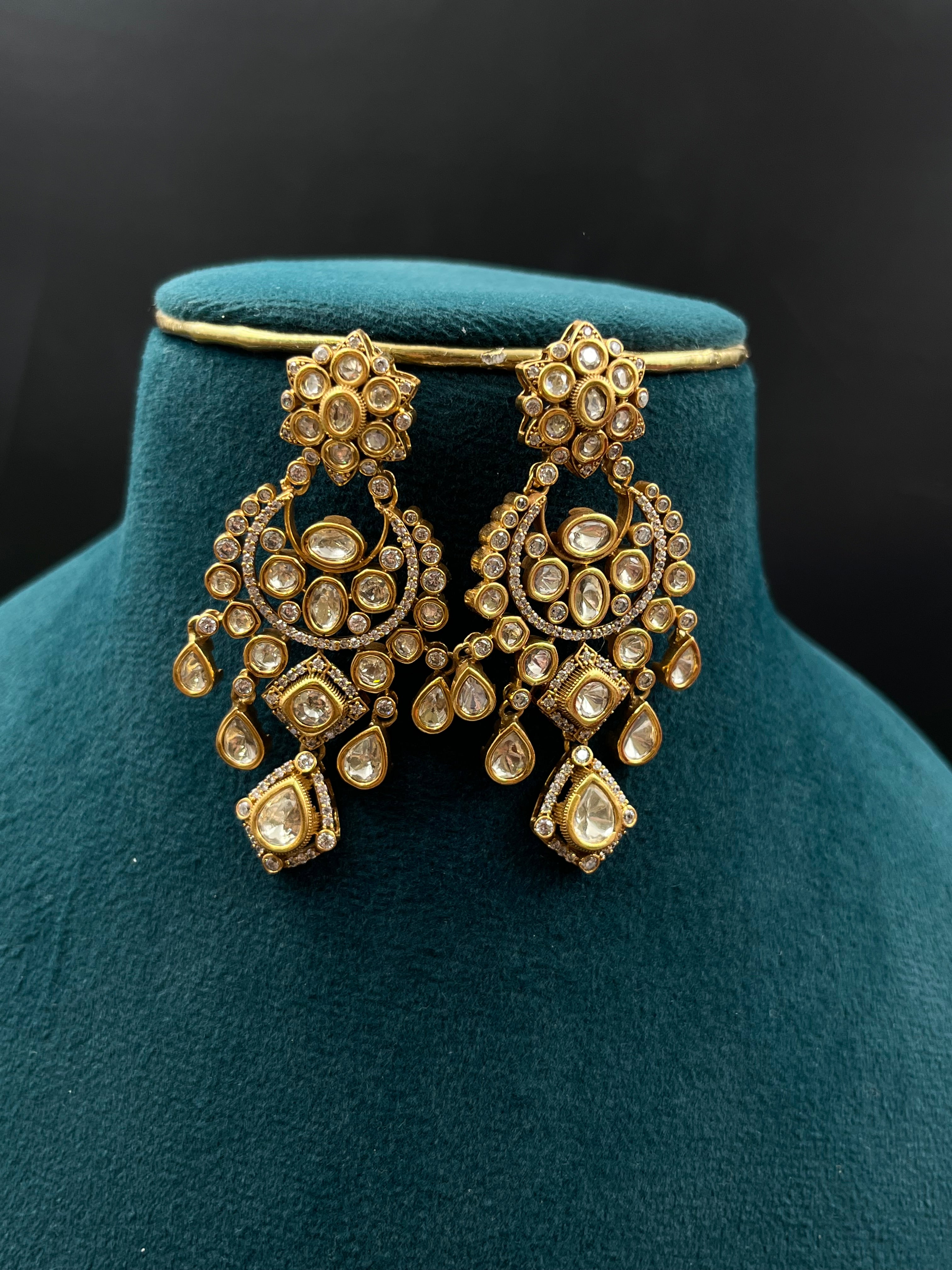 MISHAKA NECKLACE