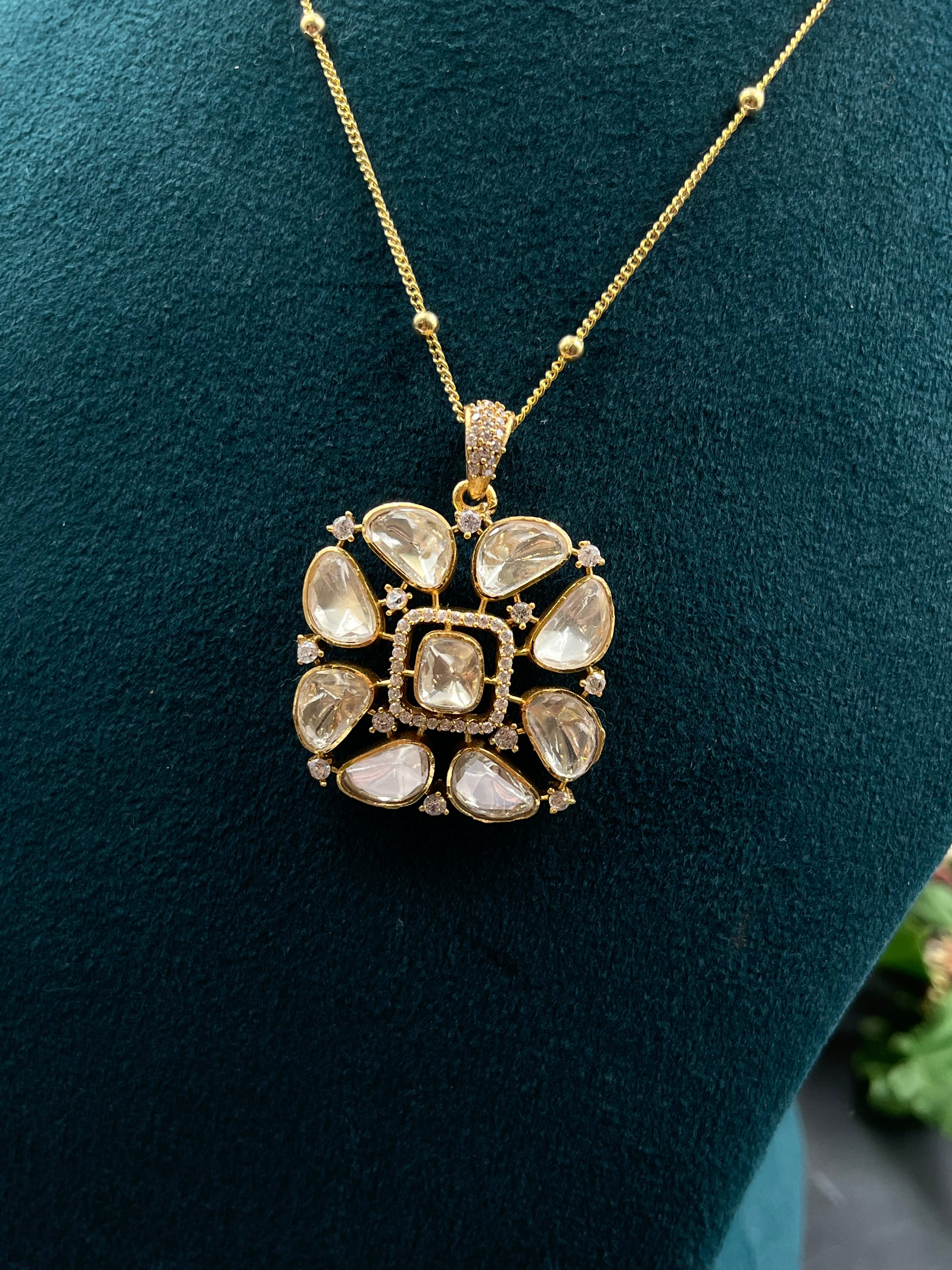 NEHU PENDANT