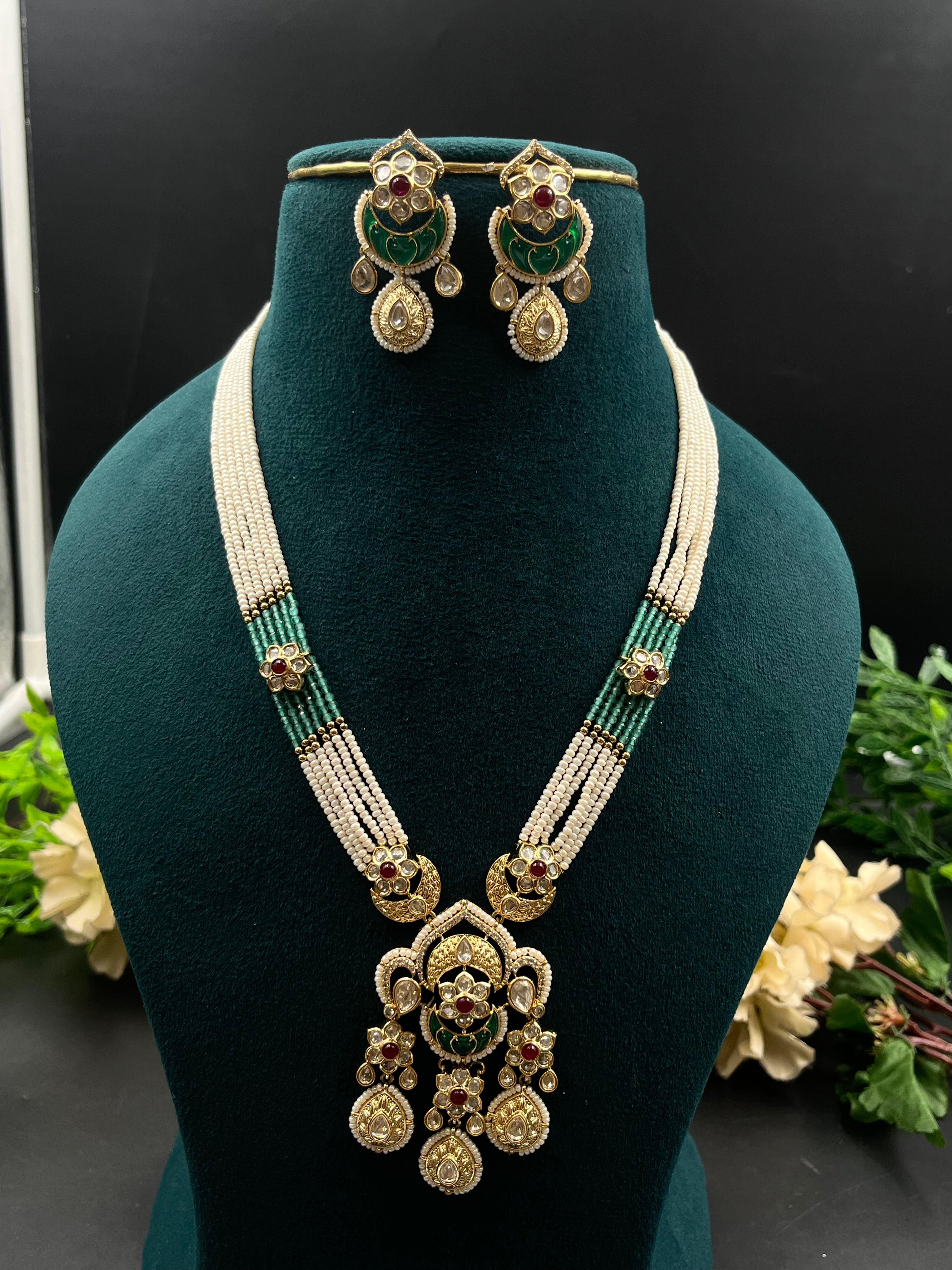 FIYA NECKLACE