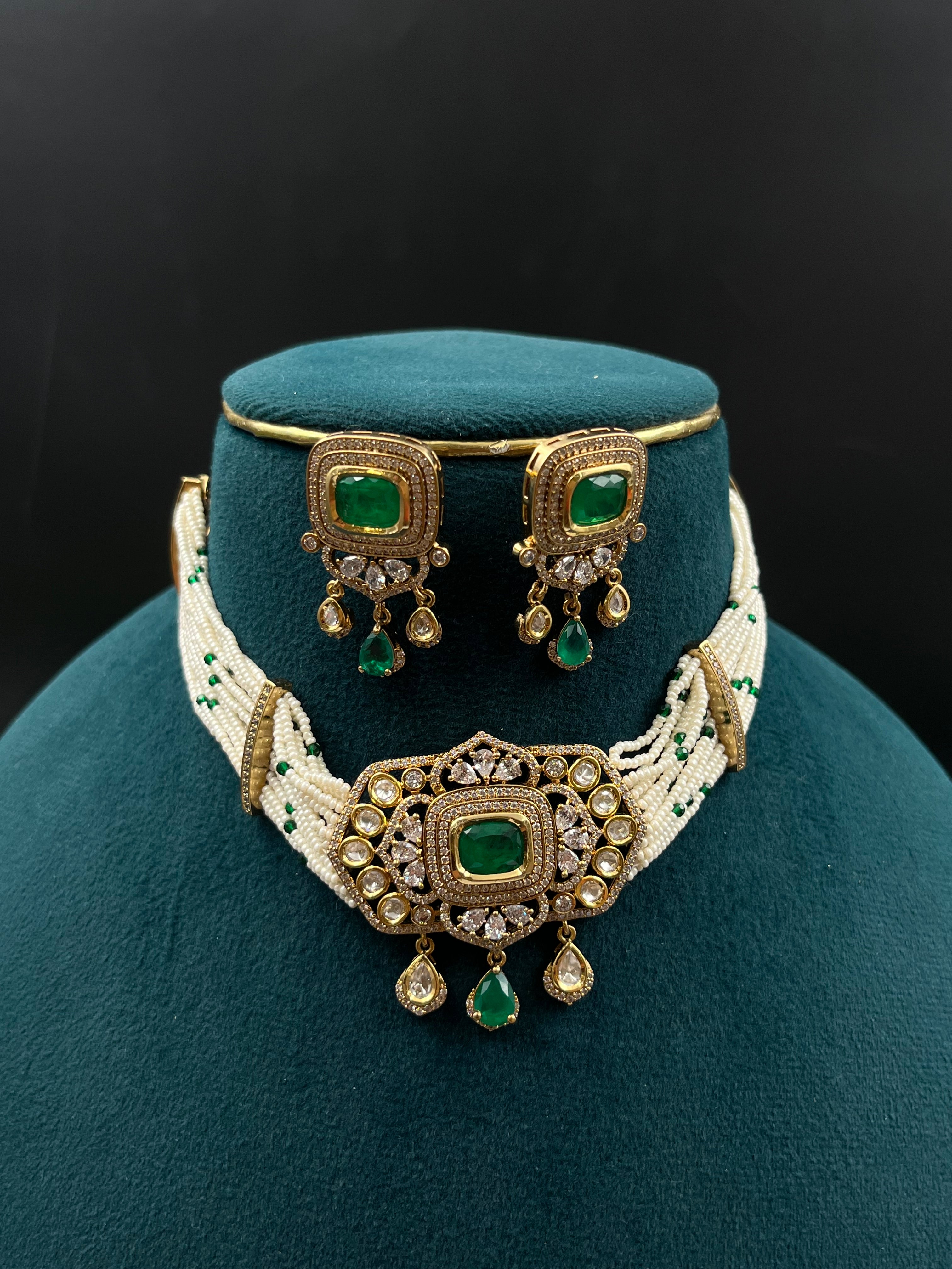 PEHU NECKLACE