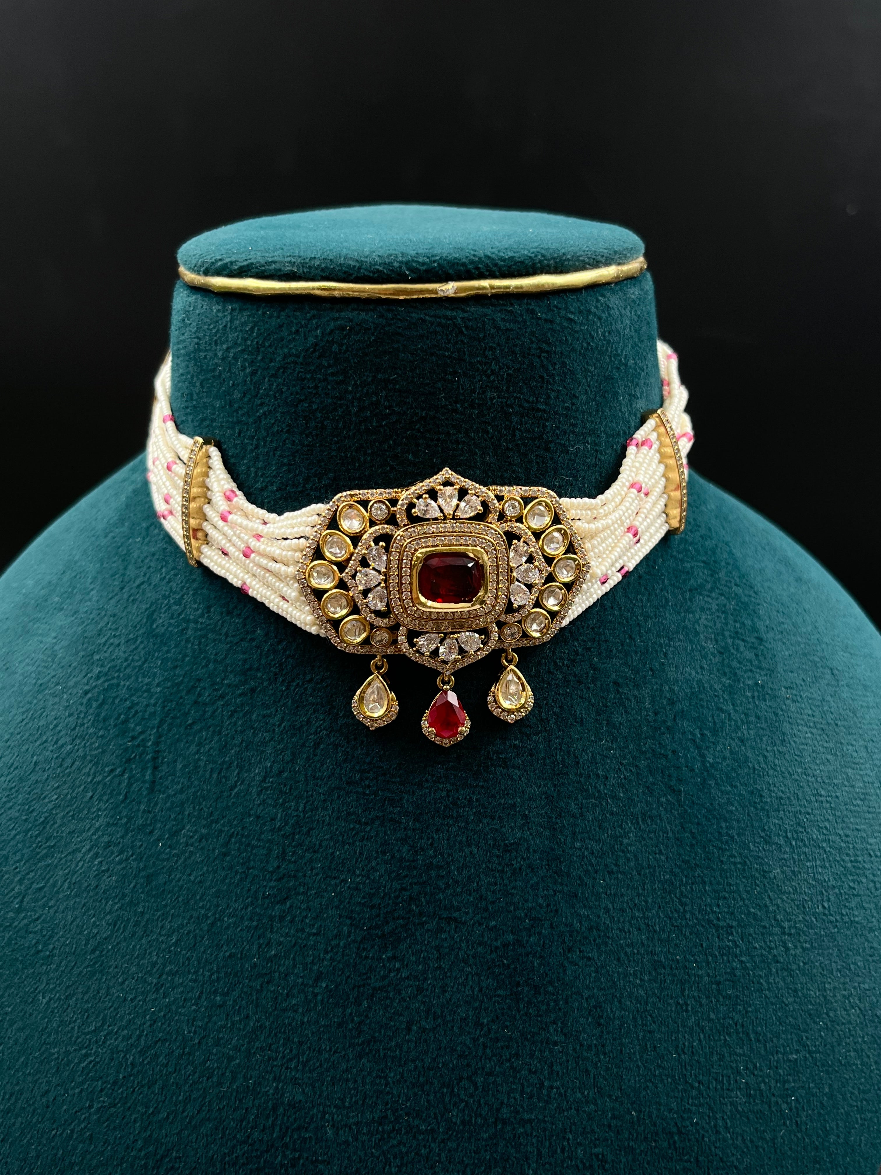 PEHU NECKLACE