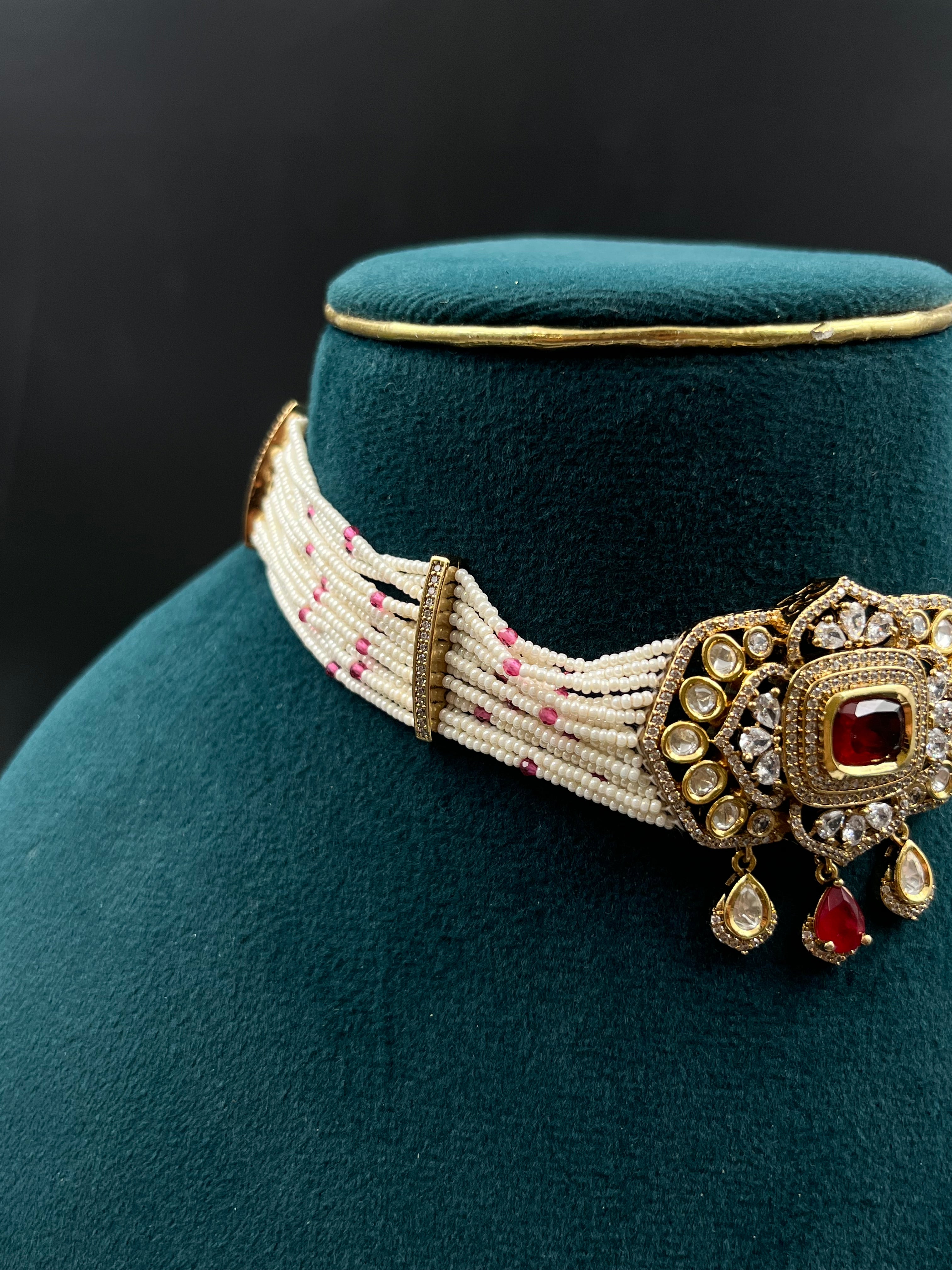 PEHU NECKLACE