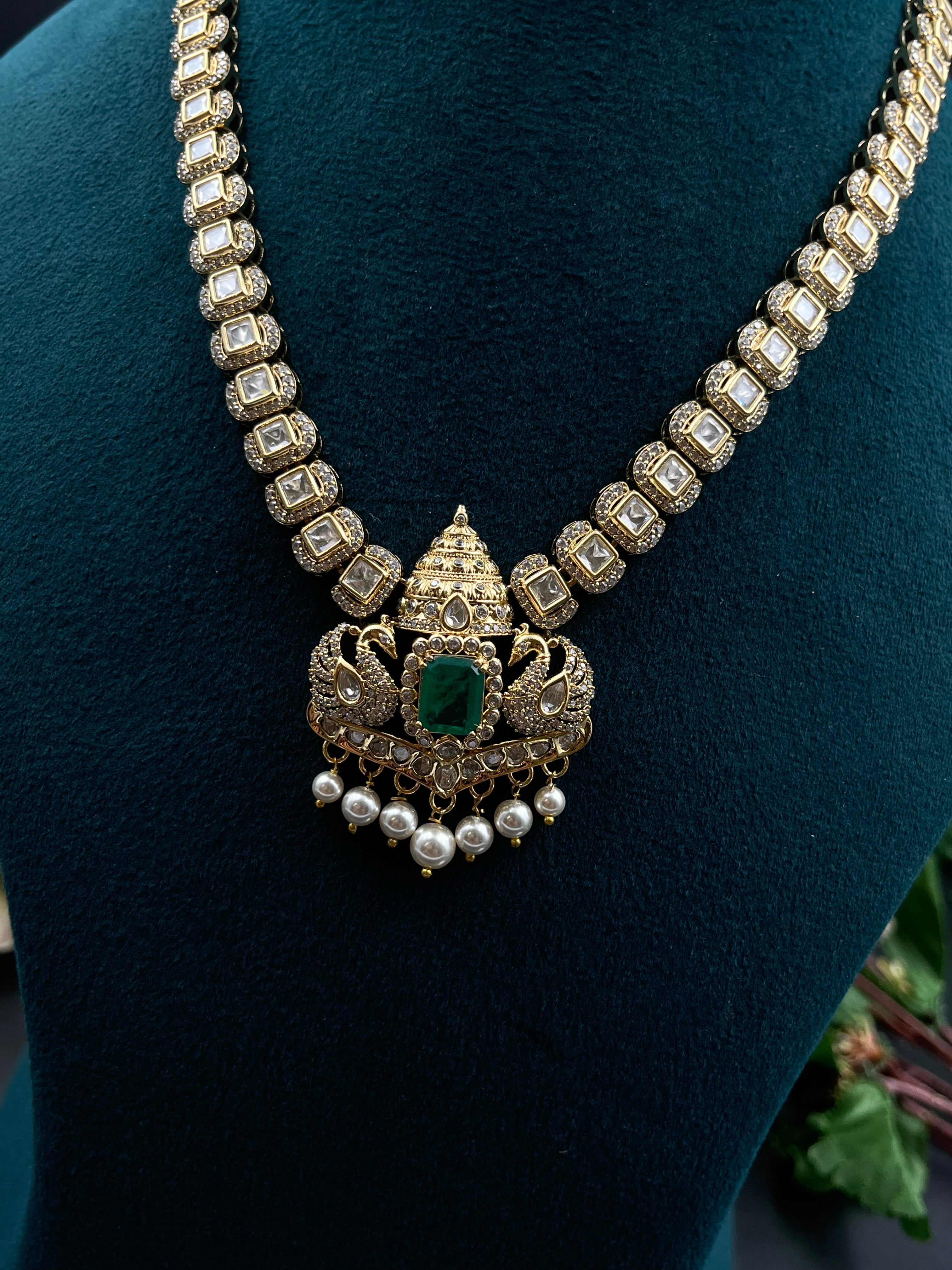 PRISHA NECKLACE