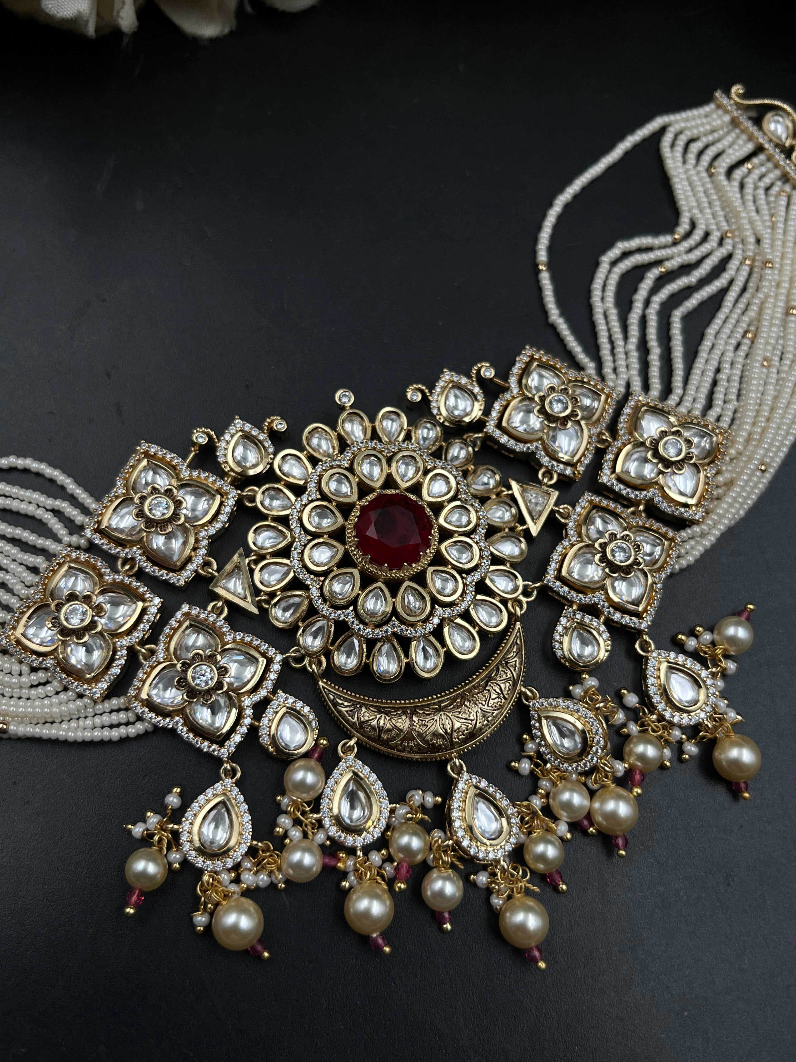 ANSHU NECKLACE