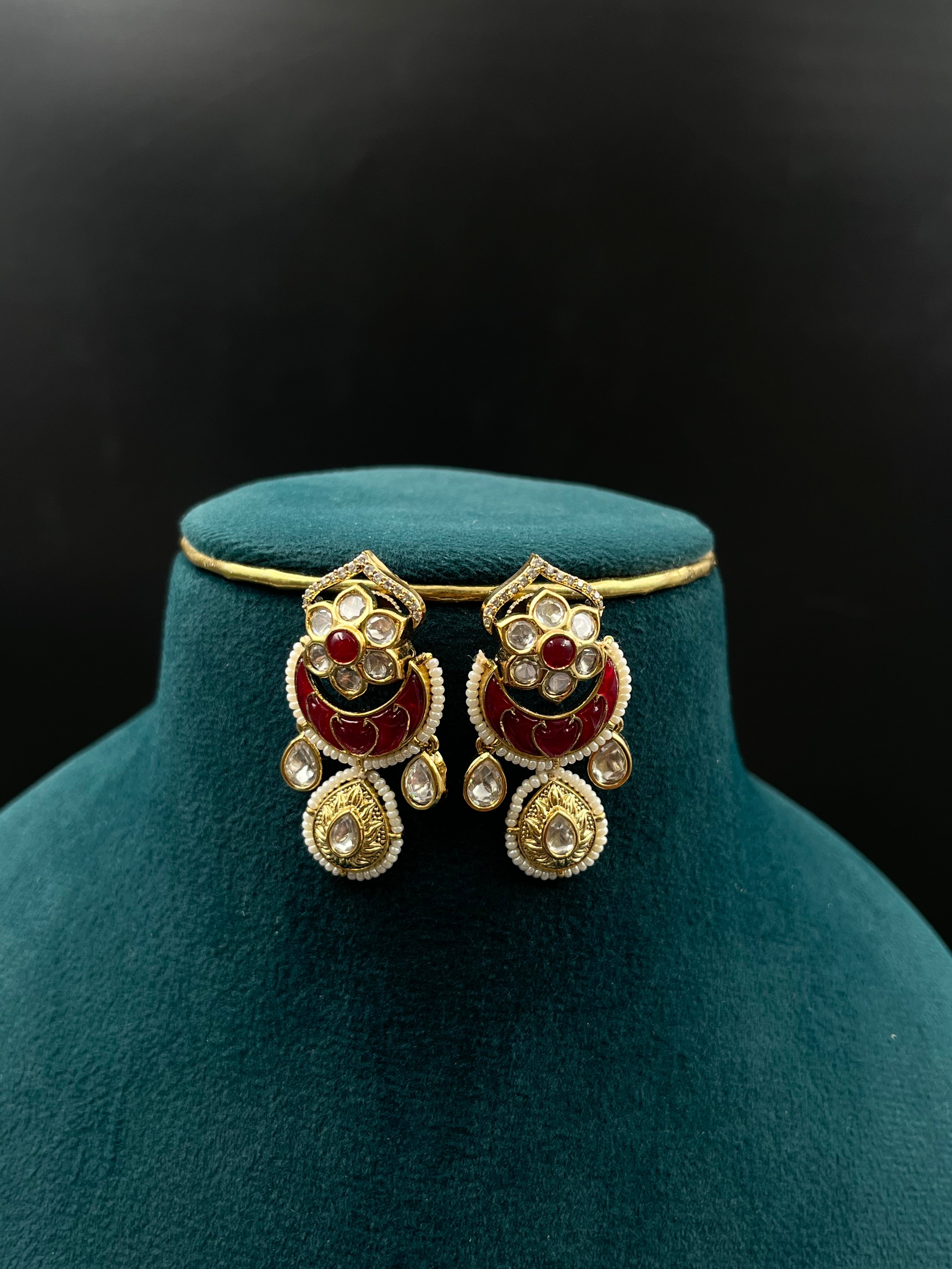 FIYA NECKLACE