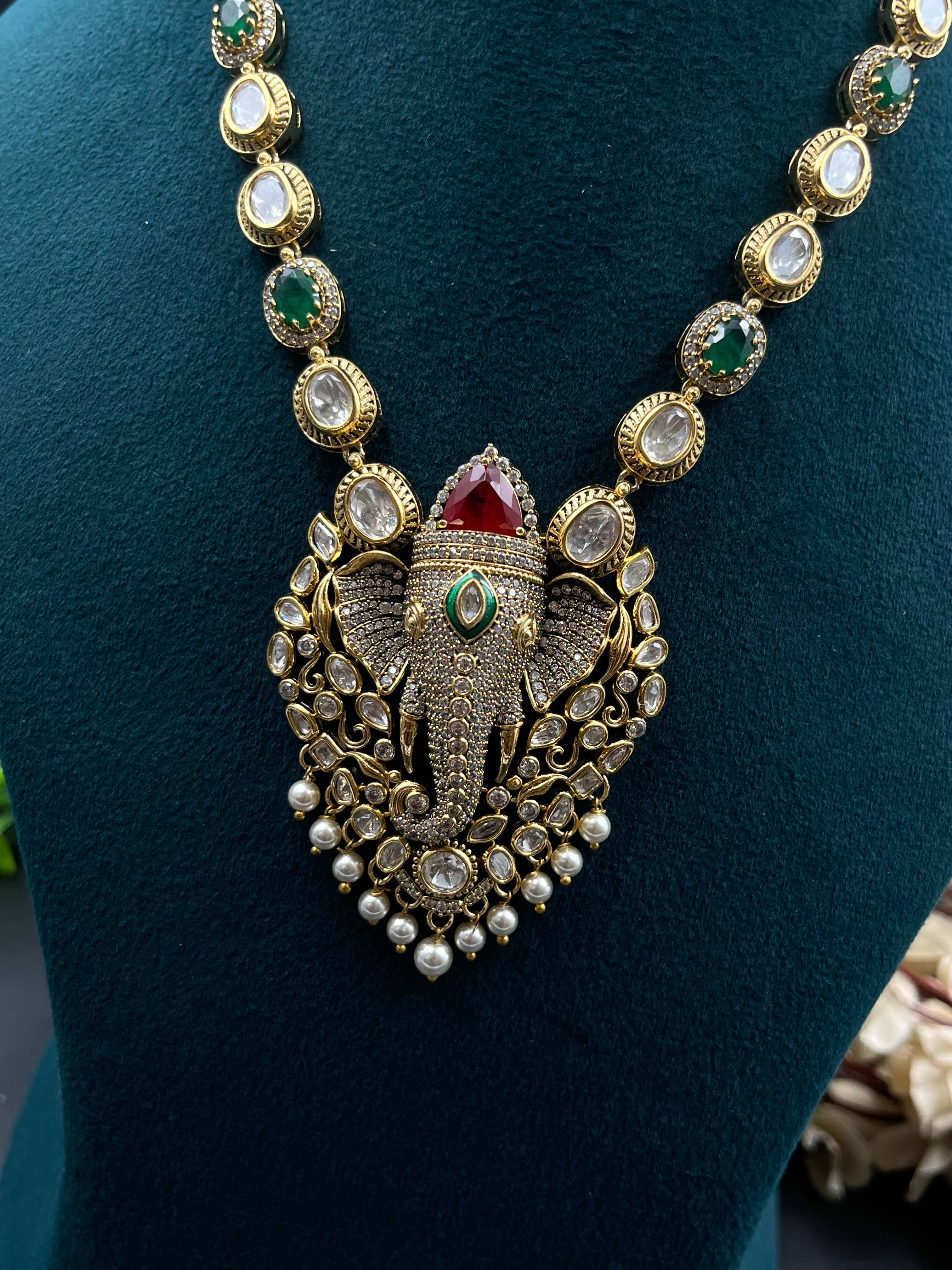 SHERYA NECKLACE