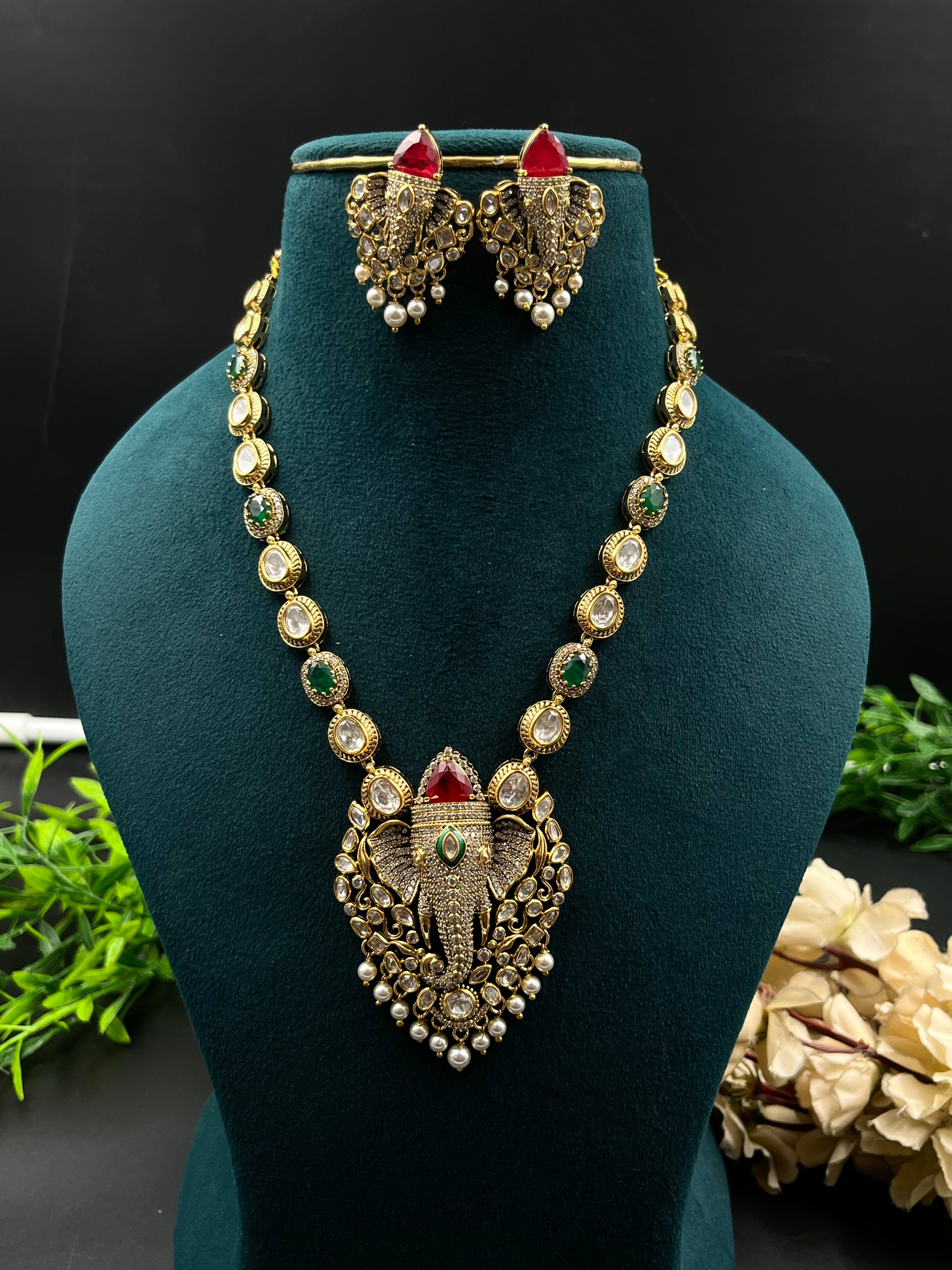 SHERYA NECKLACE