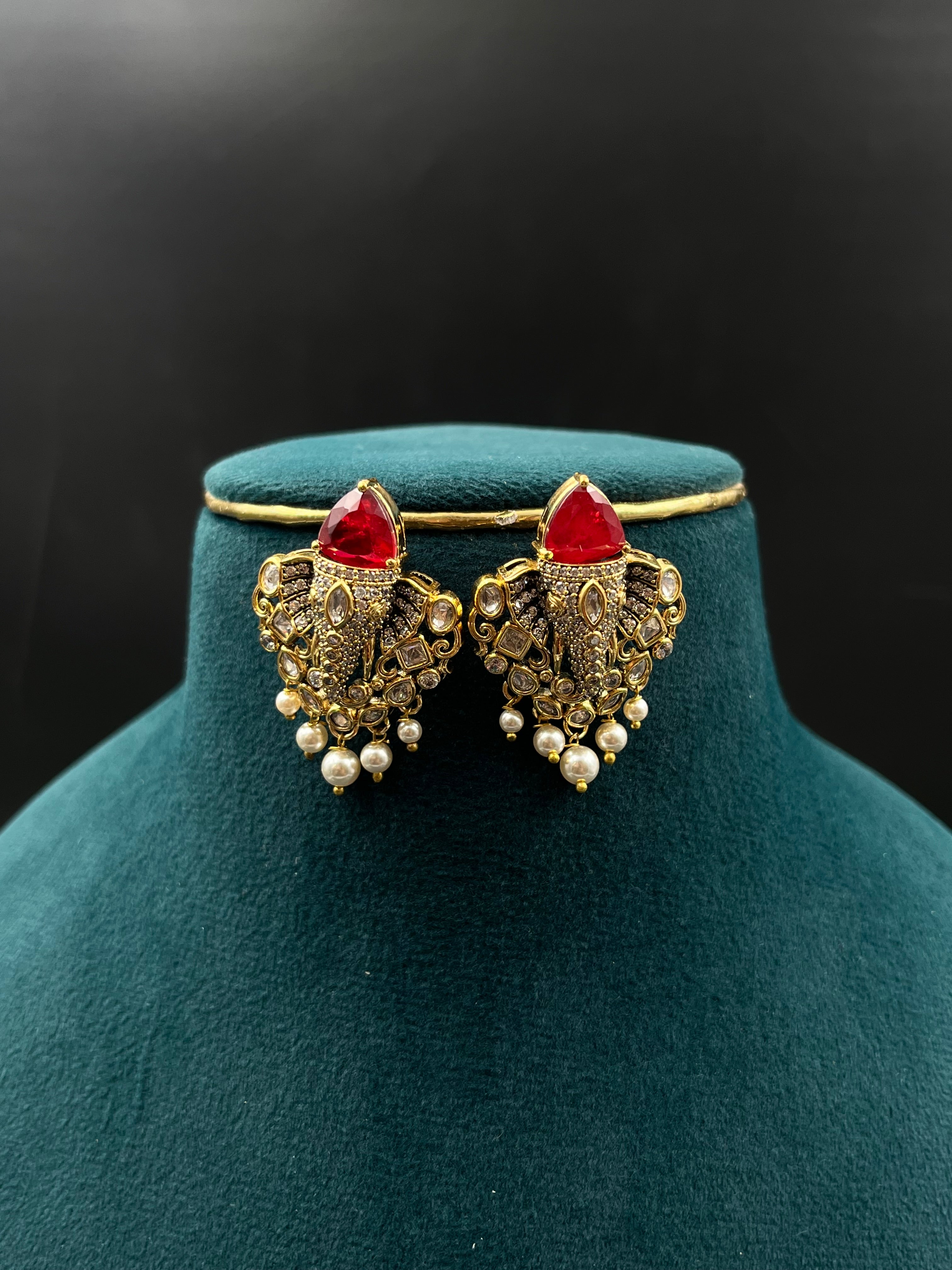 SHERYA NECKLACE