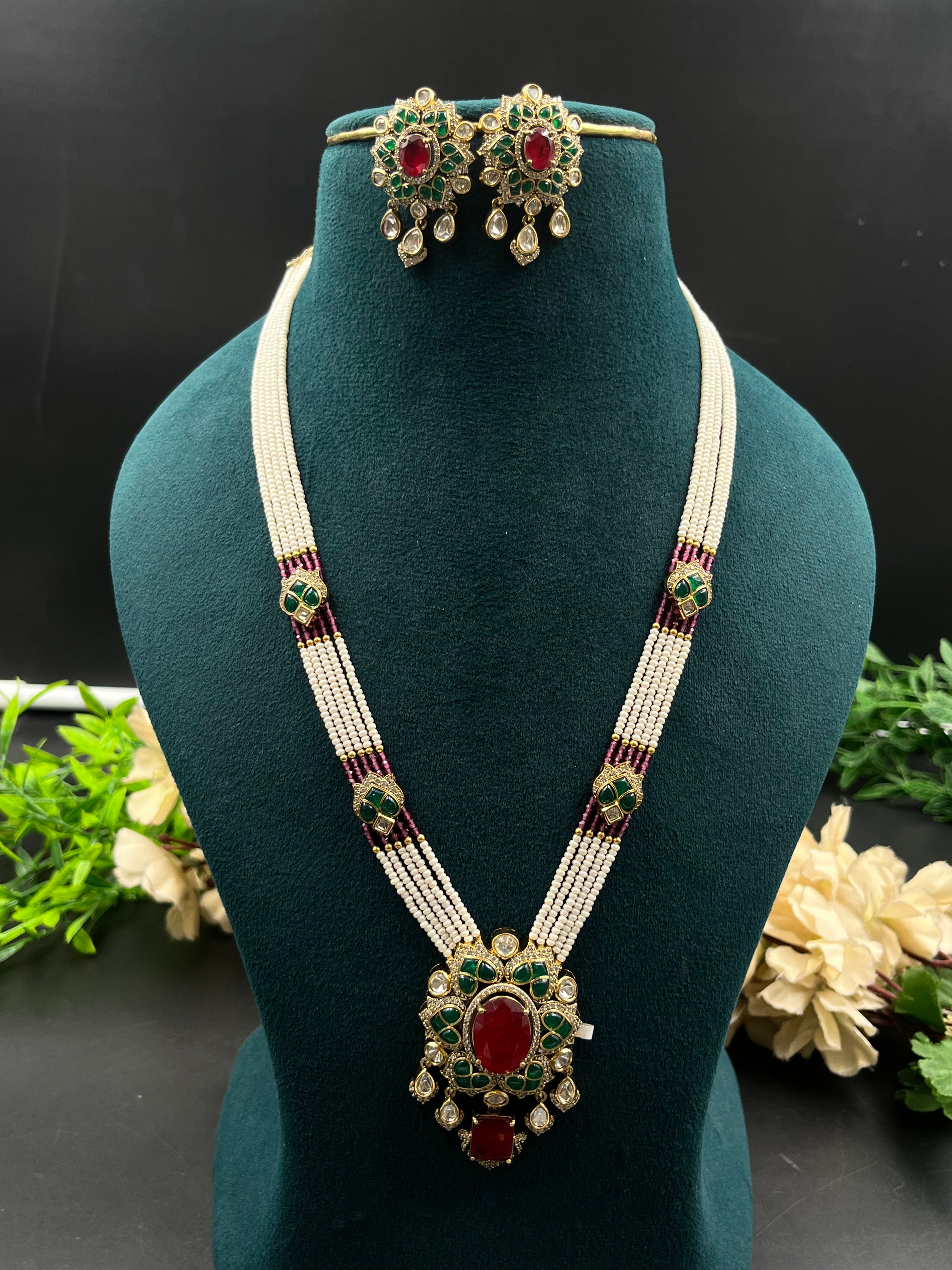 TINYA NECKLACE