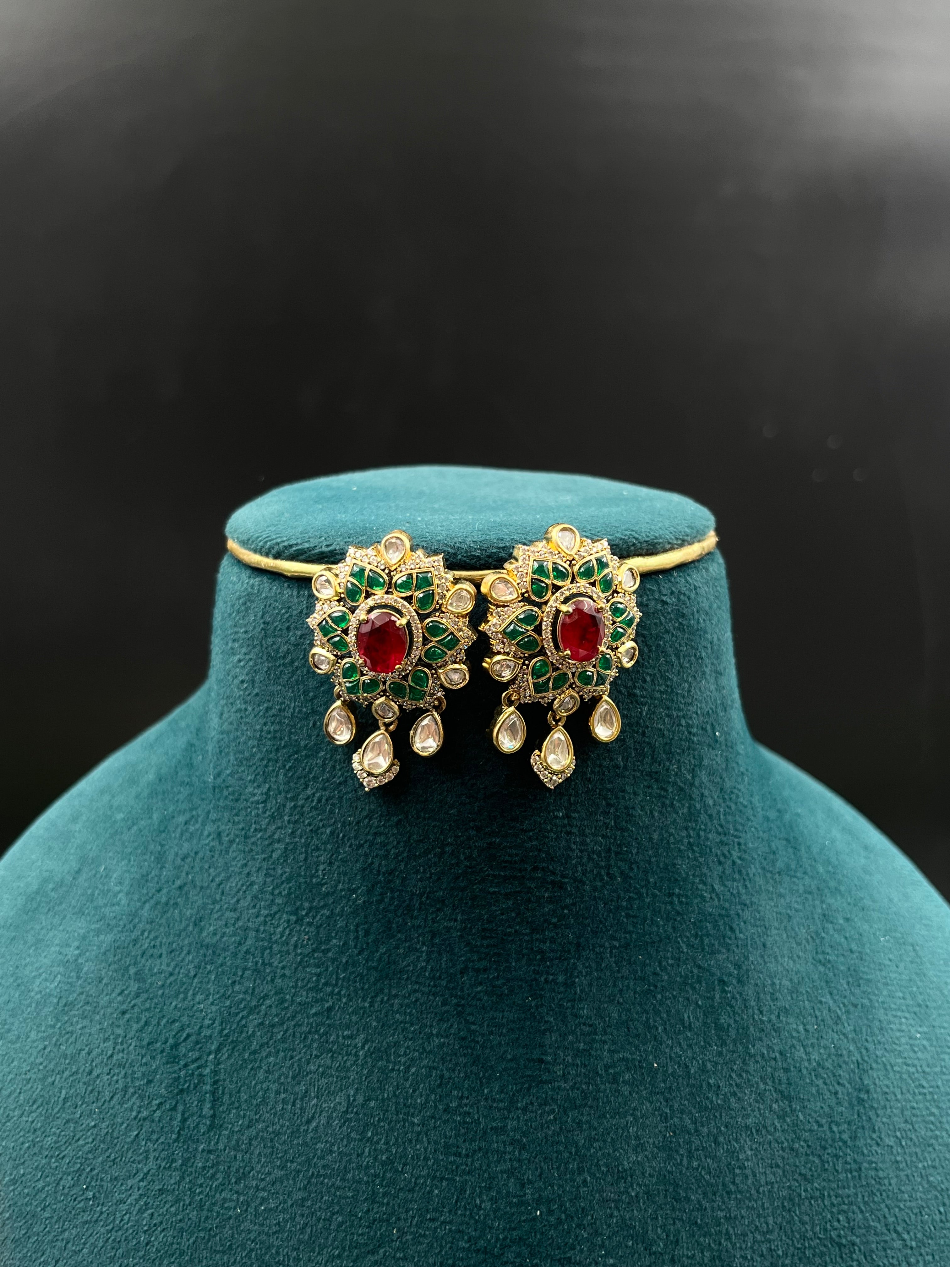 TINYA NECKLACE