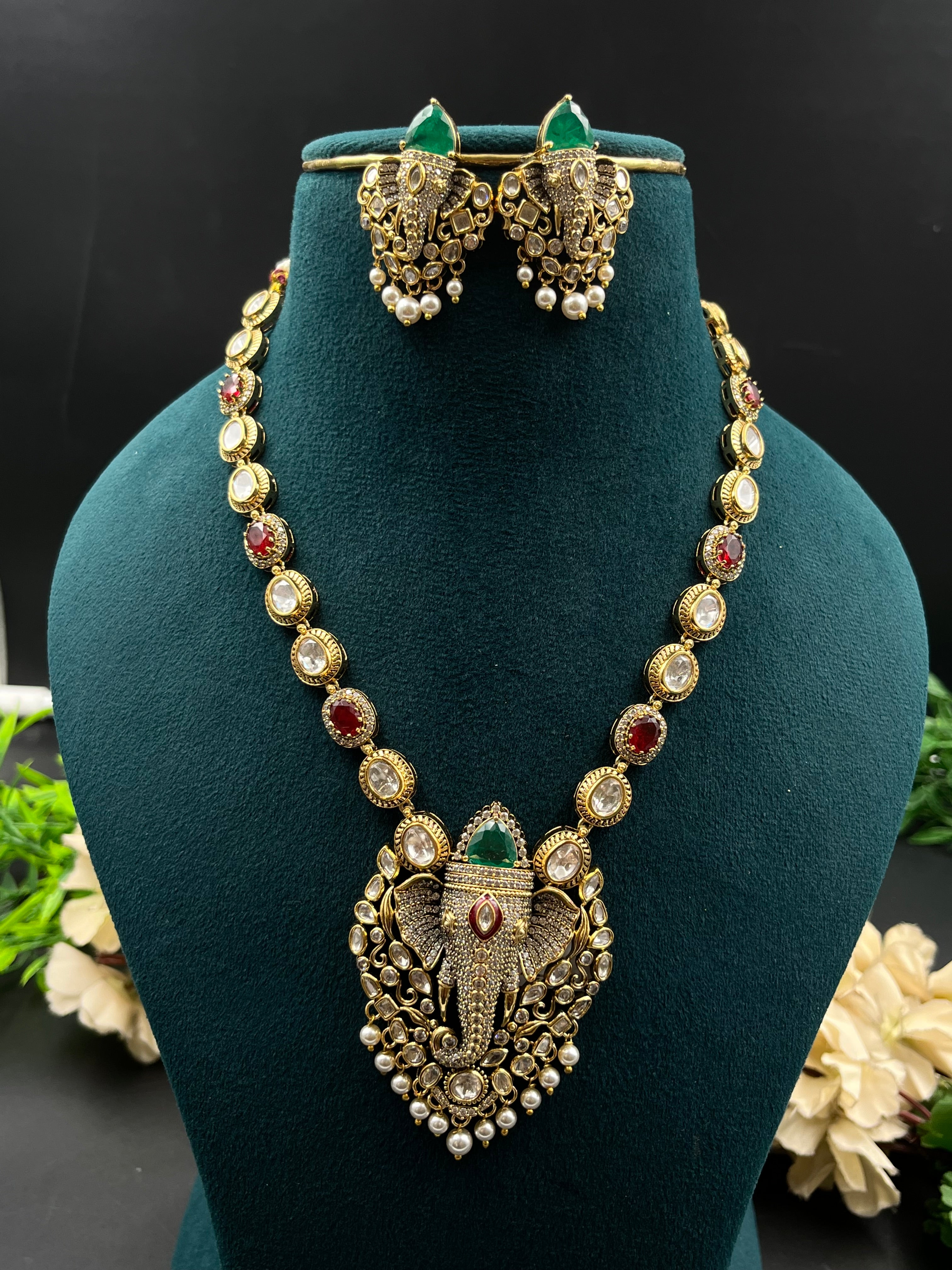 SHERYA NECKLACE