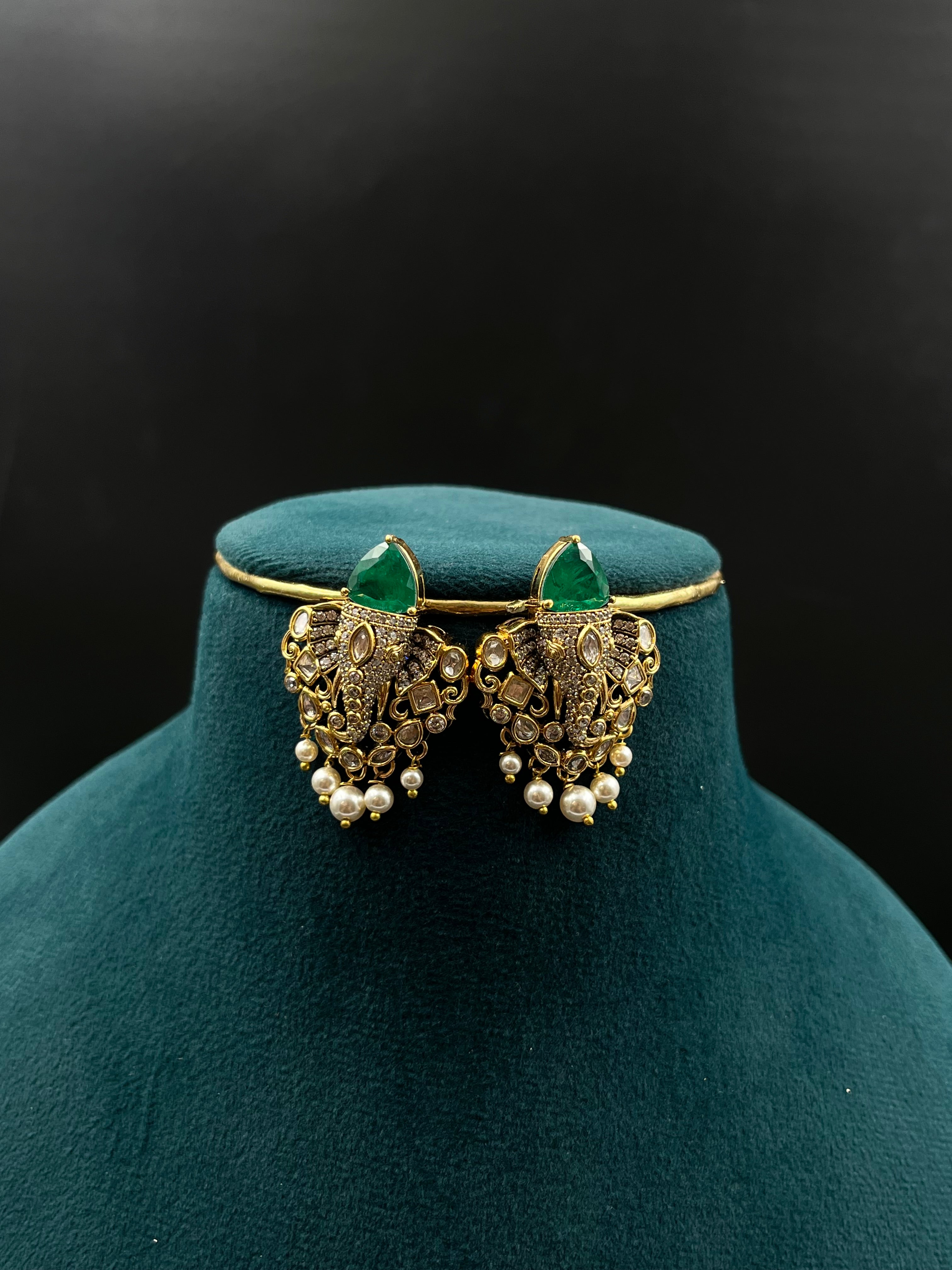 SHERYA NECKLACE