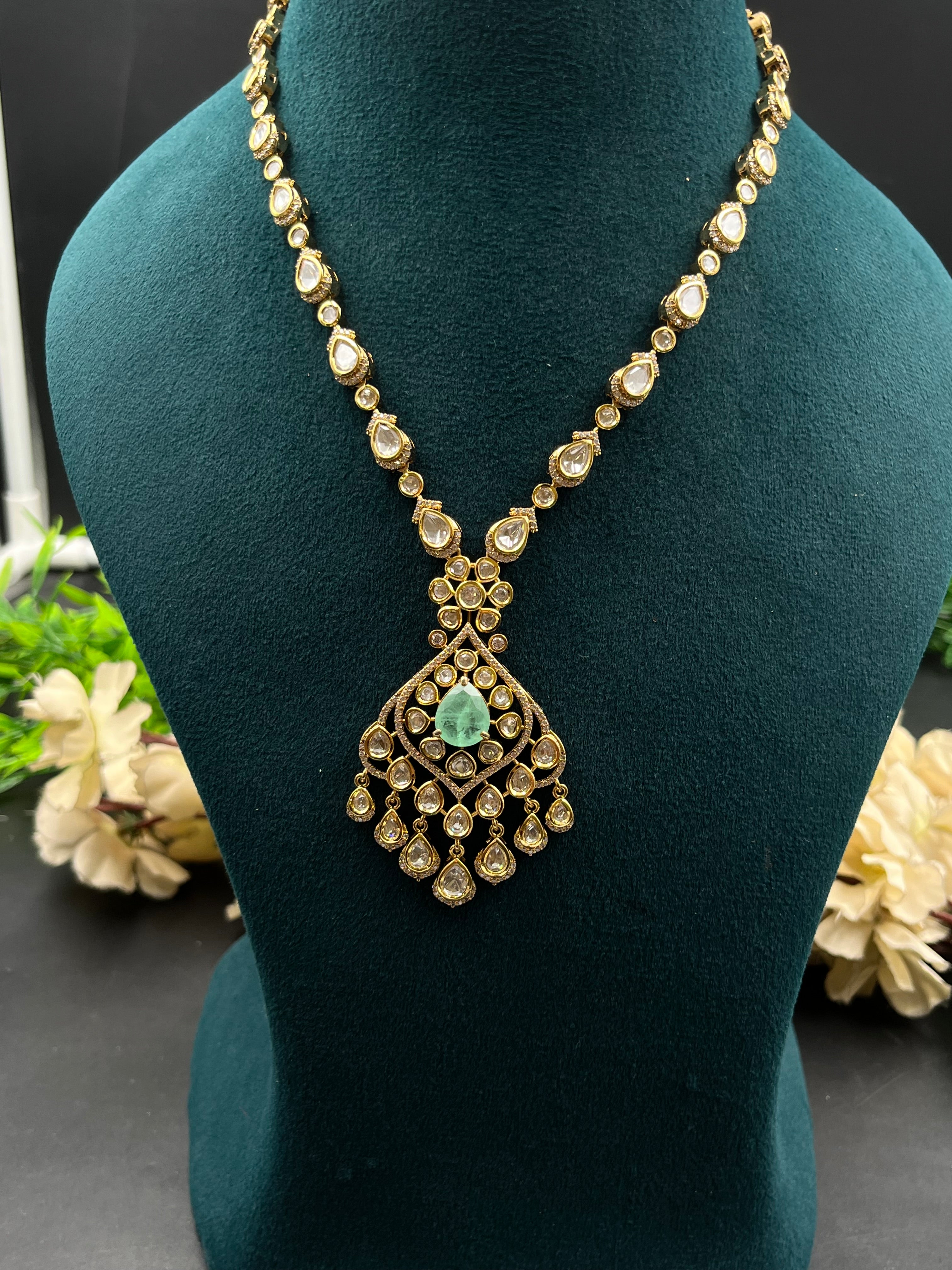 UMA NECKLACE