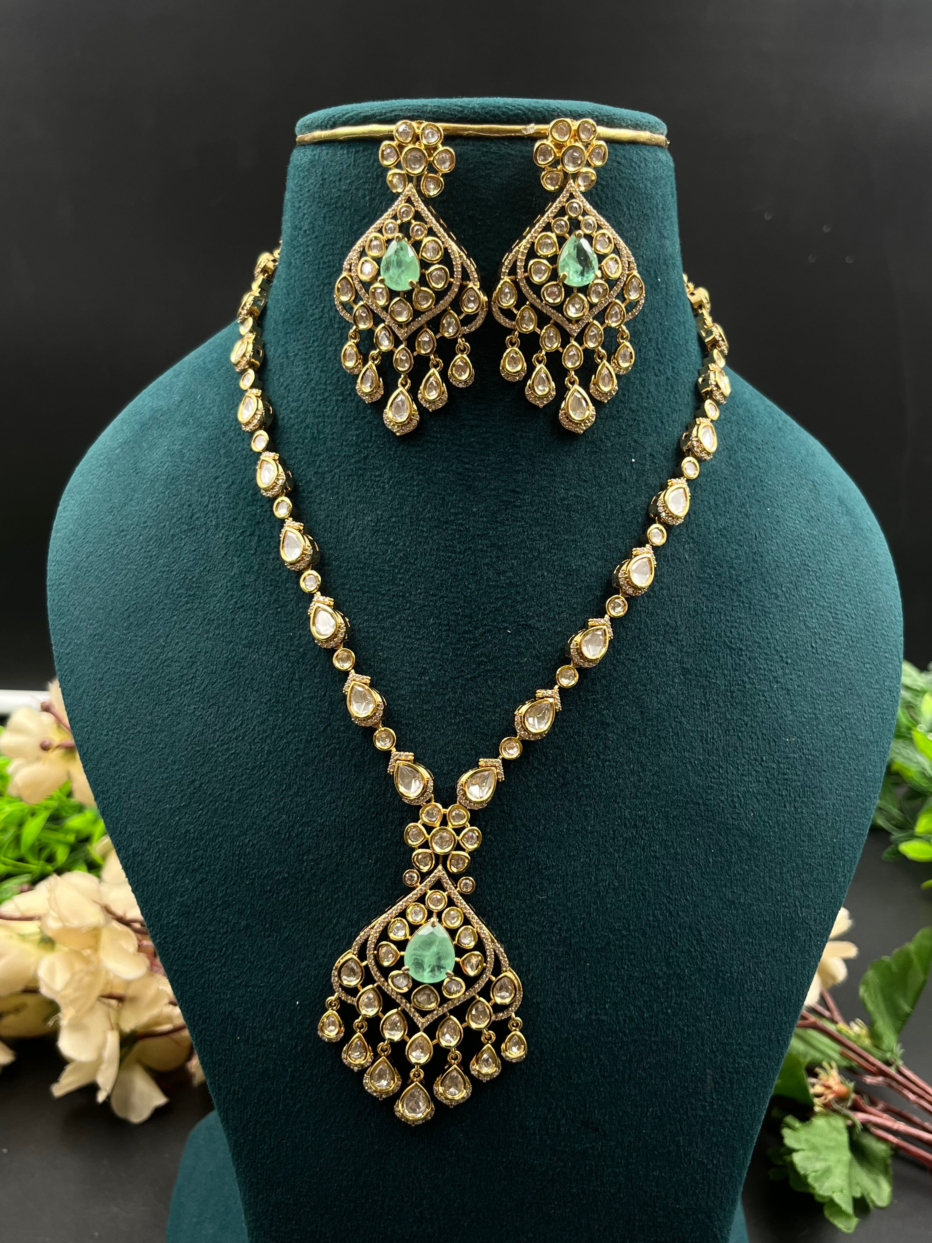UMA NECKLACE
