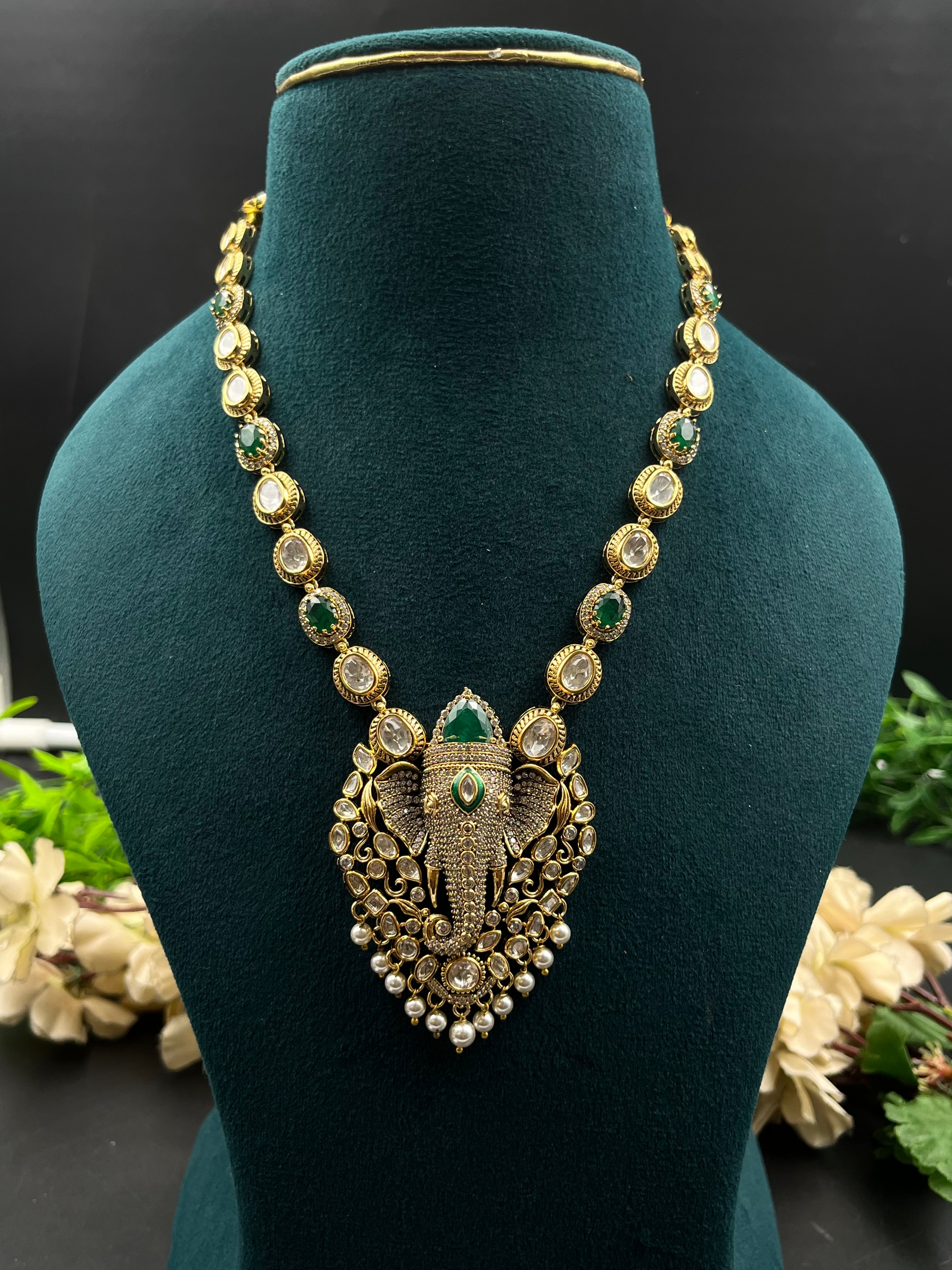 SHERYA NECKLACE