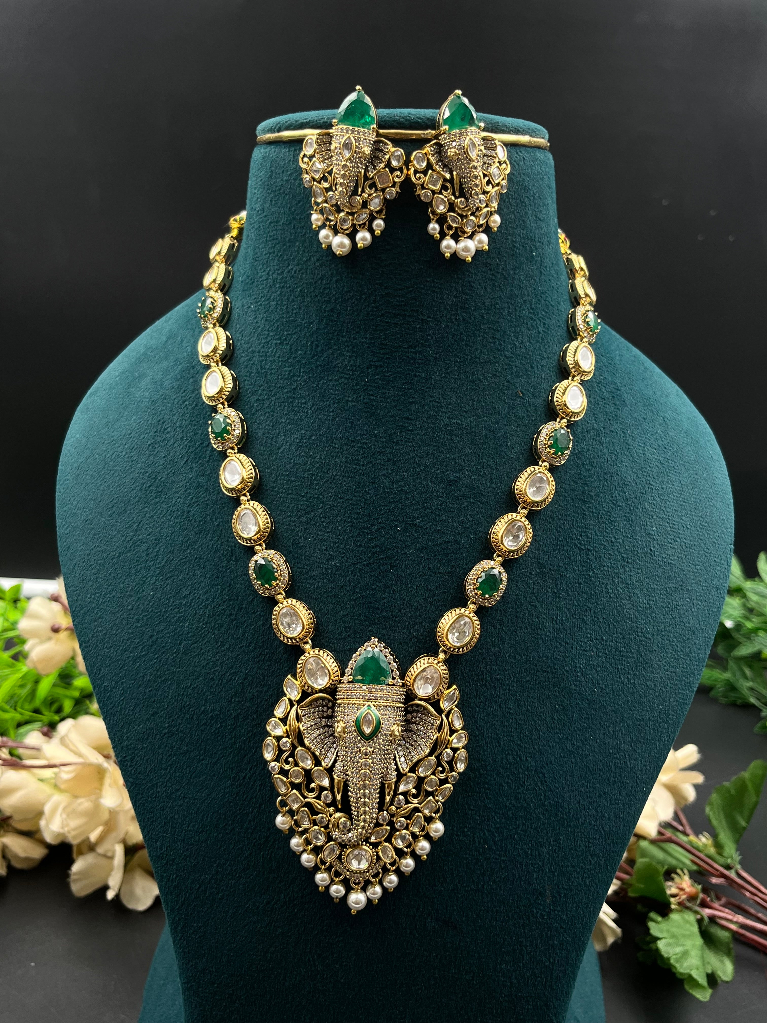 SHERYA NECKLACE