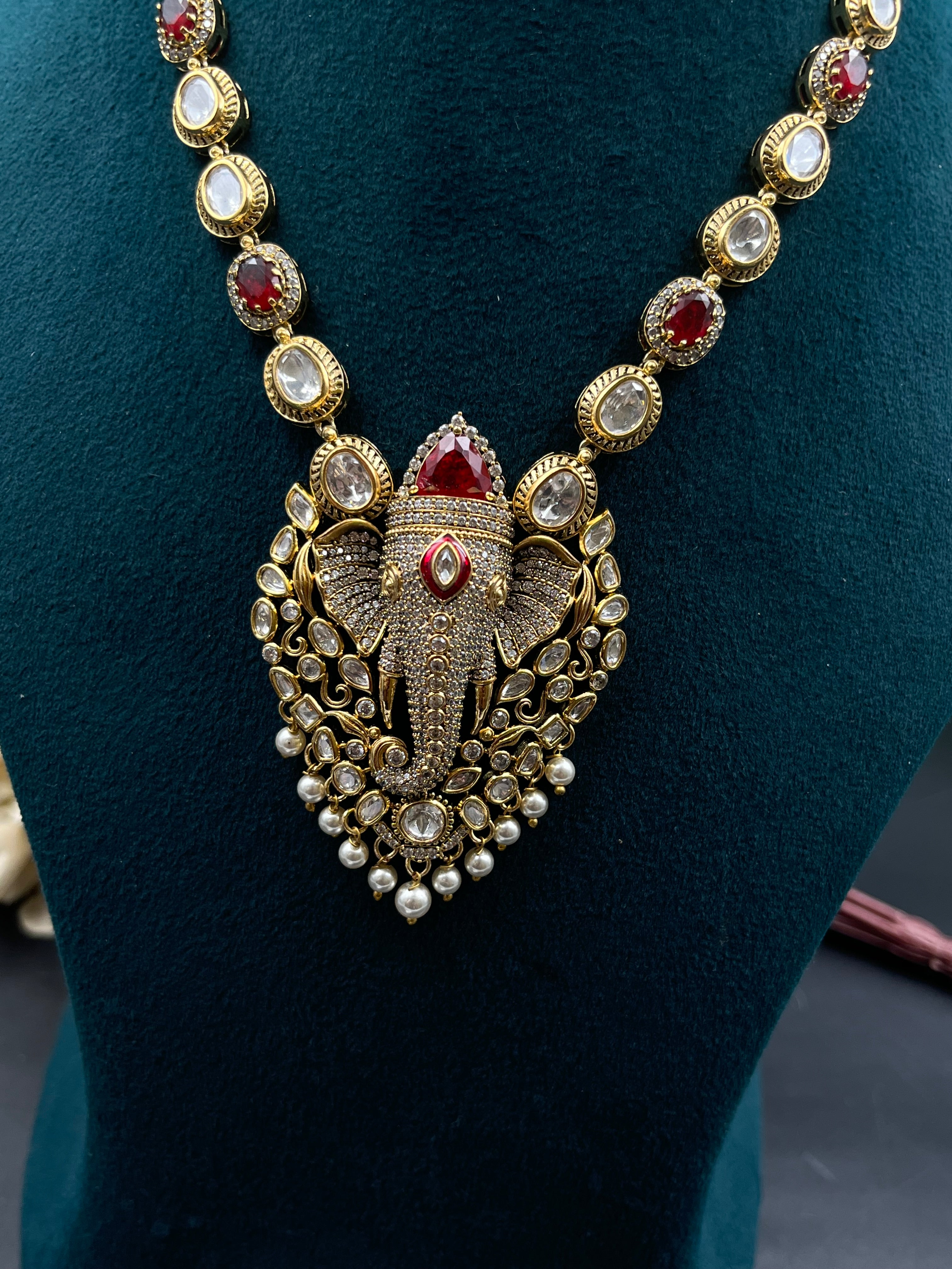 SHERYA NECKLACE