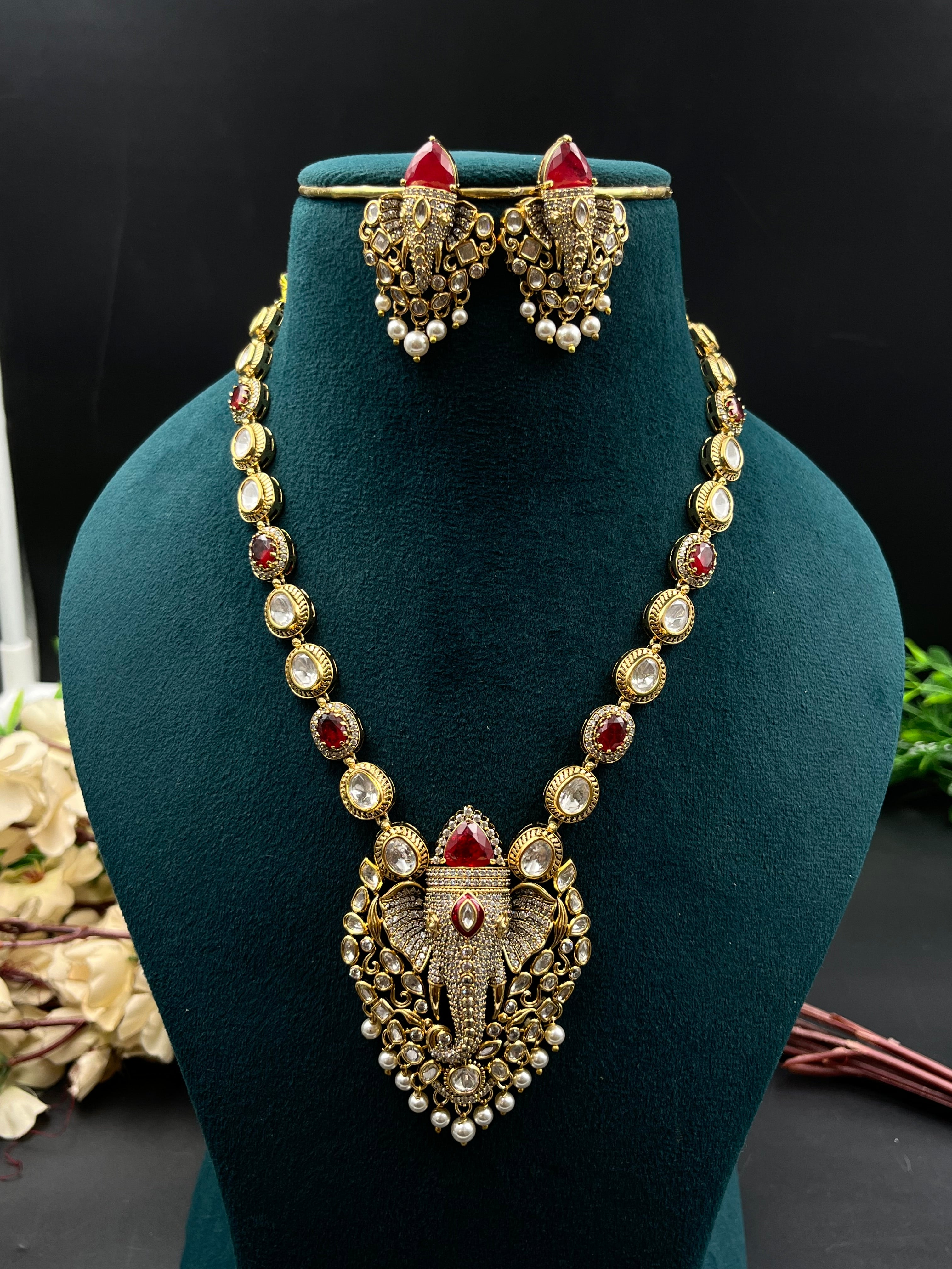 SHERYA NECKLACE