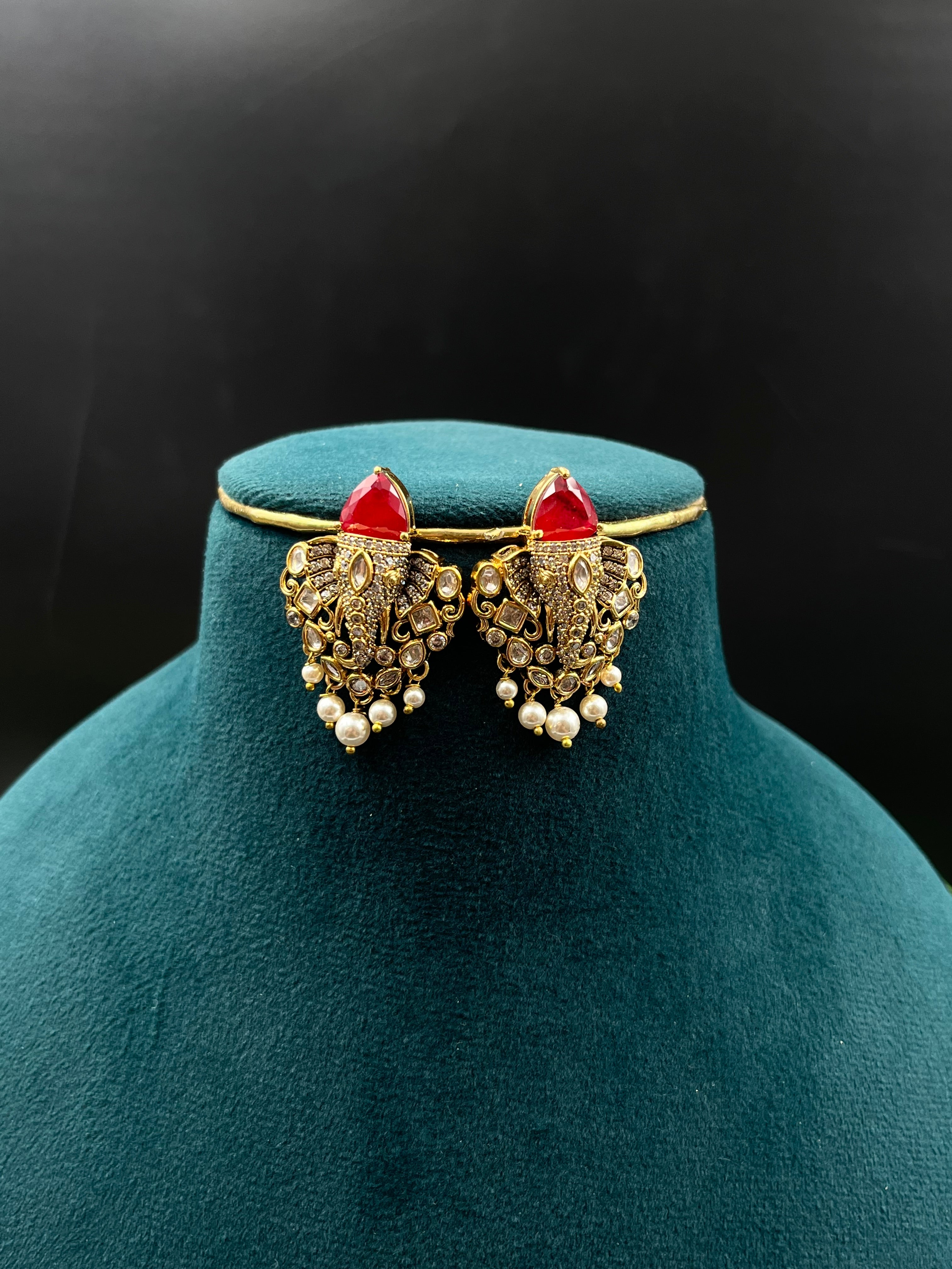 SHERYA NECKLACE