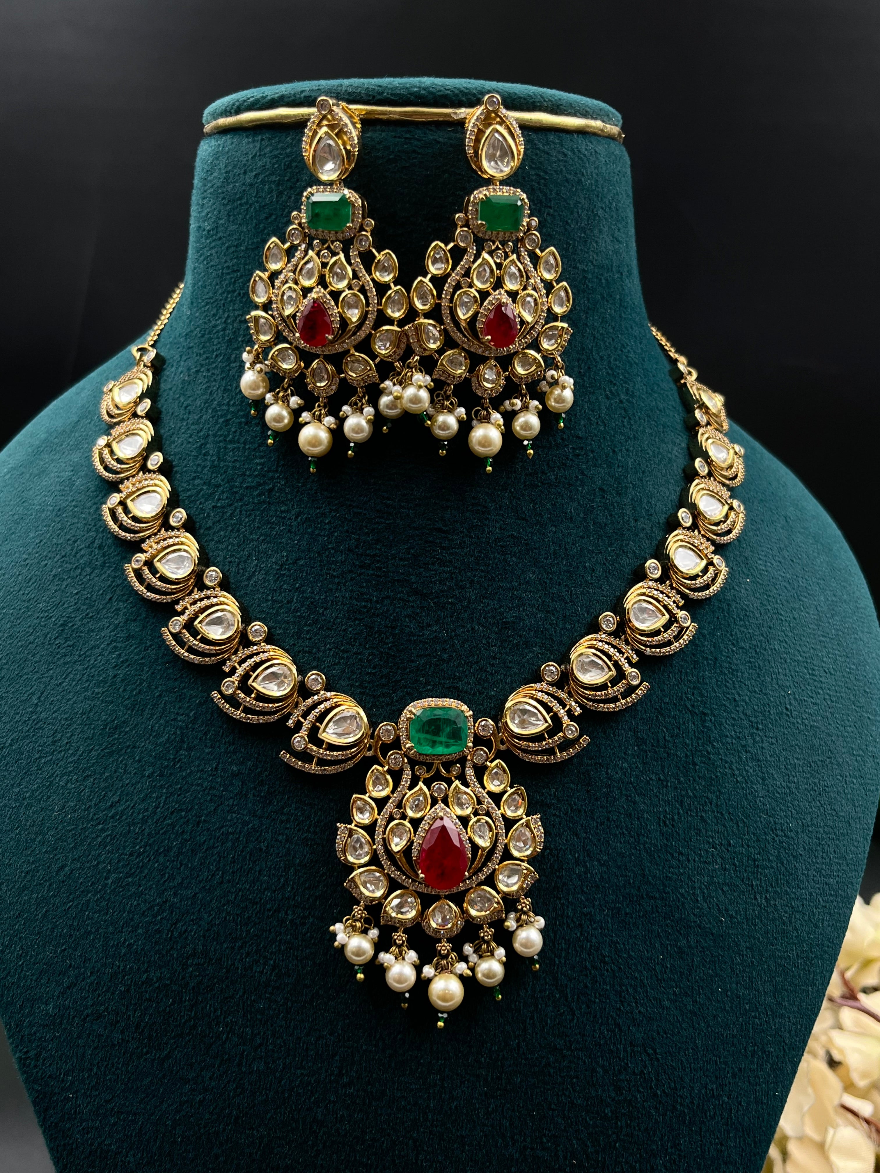 KASHNA  NECKLACE