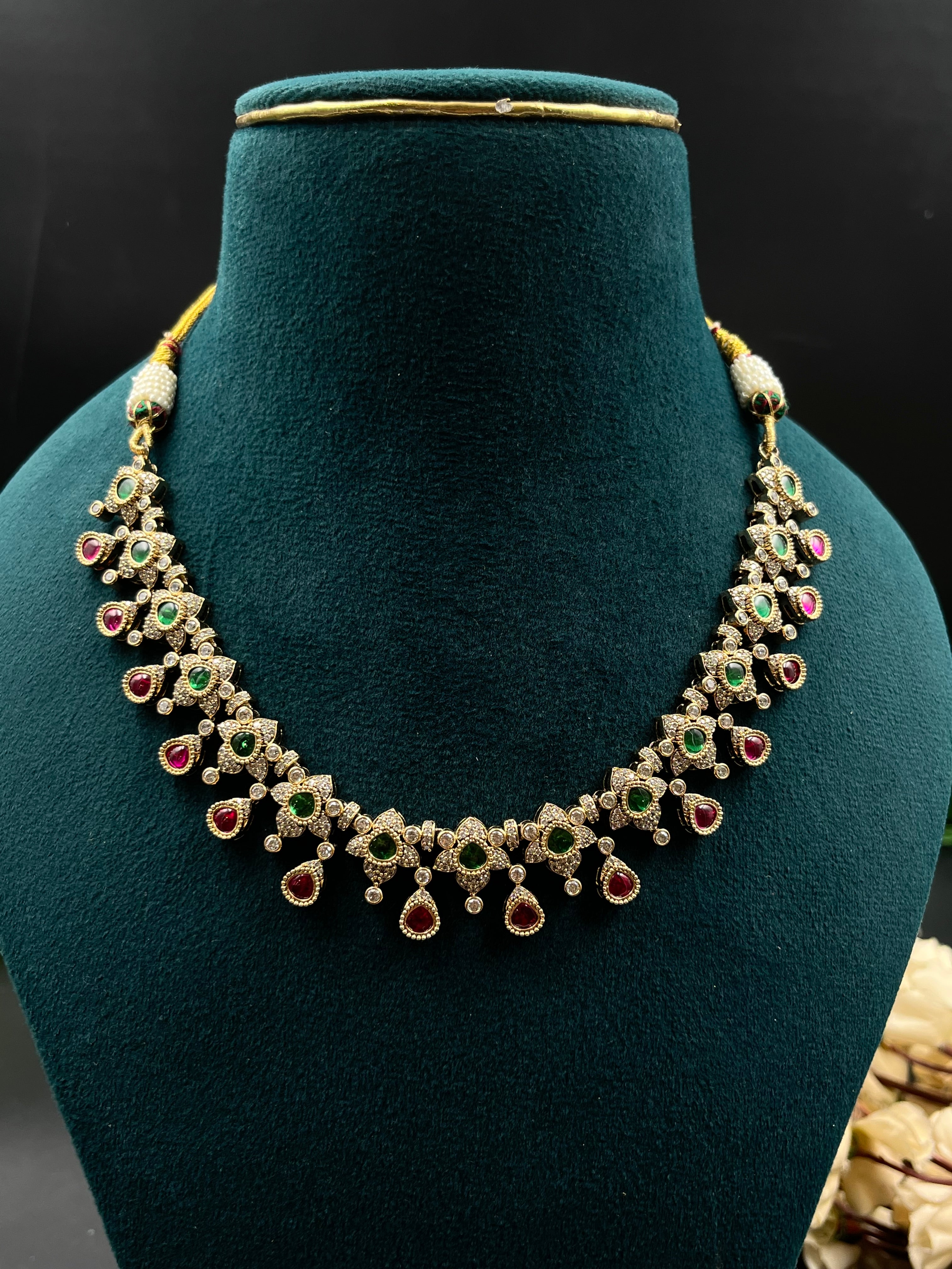 YANU NECKLACE