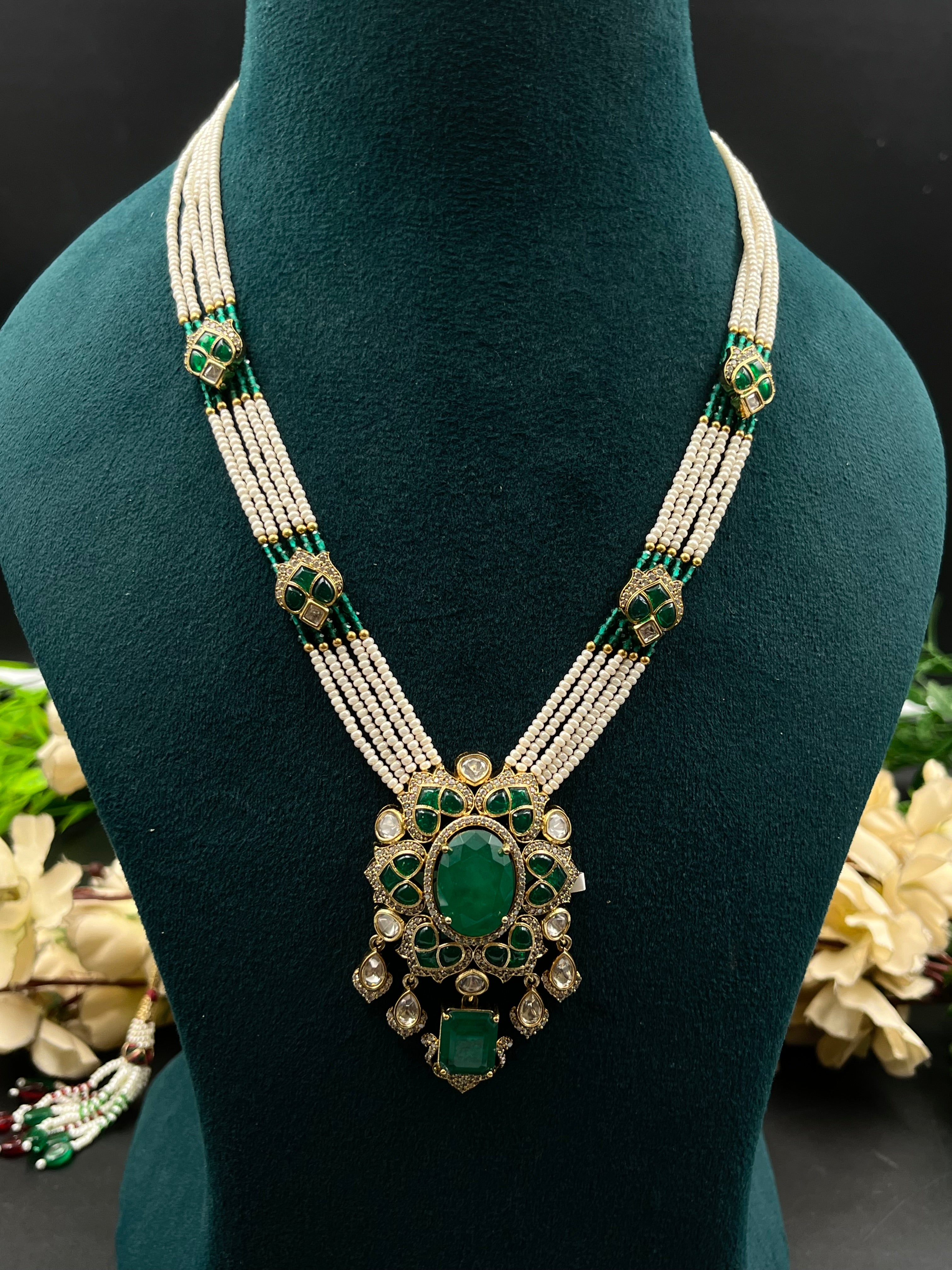 TINYA NECKLACE