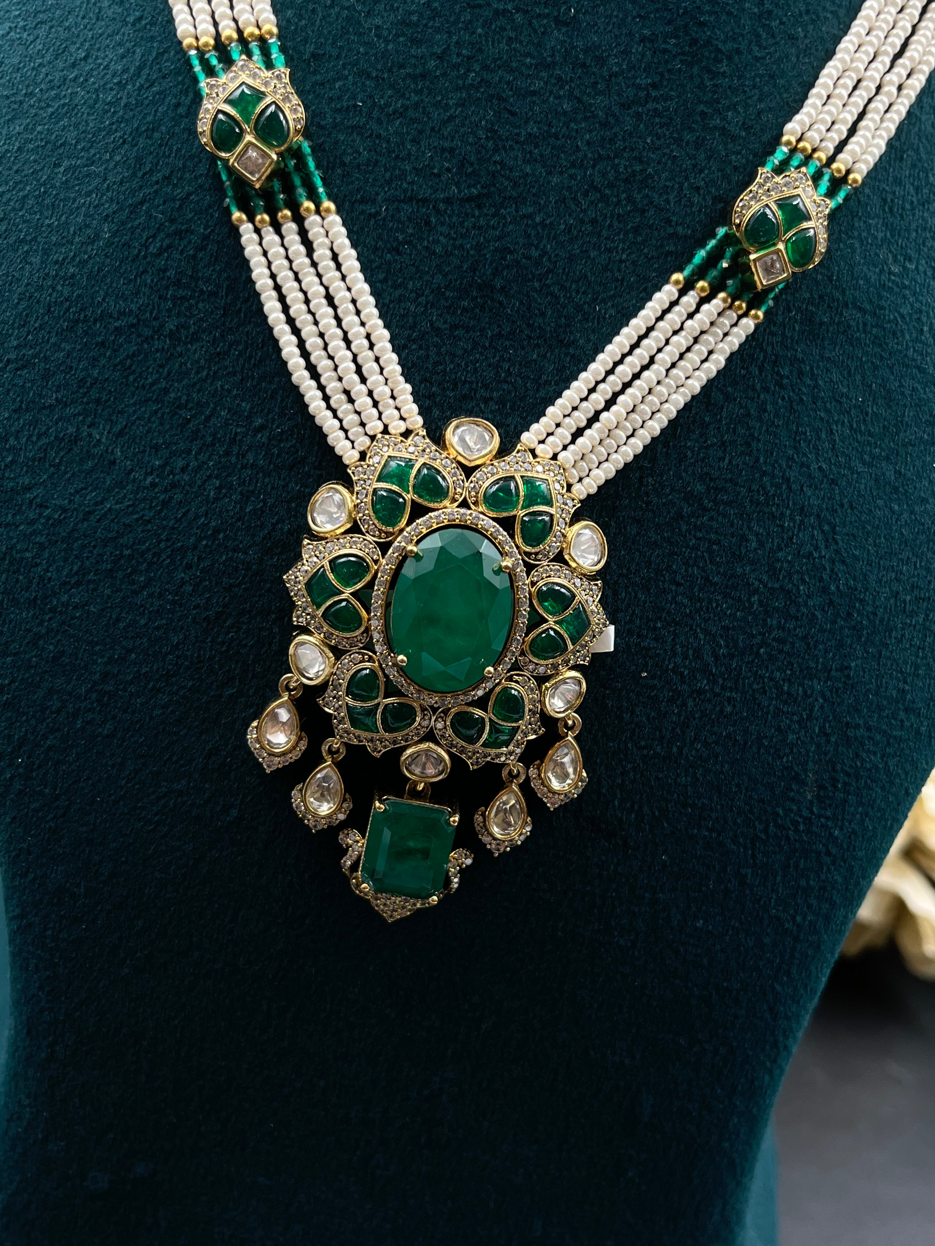 TINYA NECKLACE