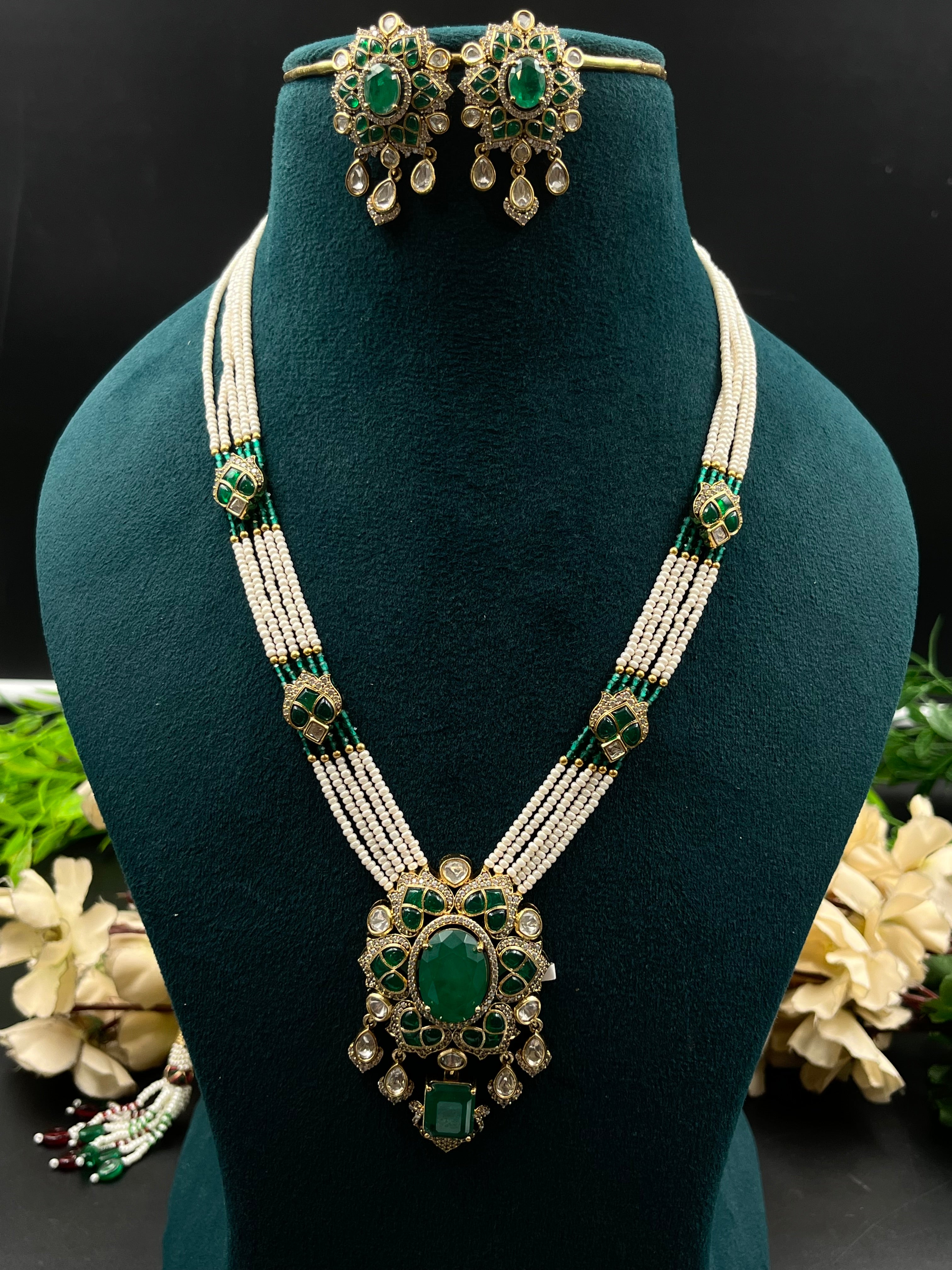 TINYA NECKLACE