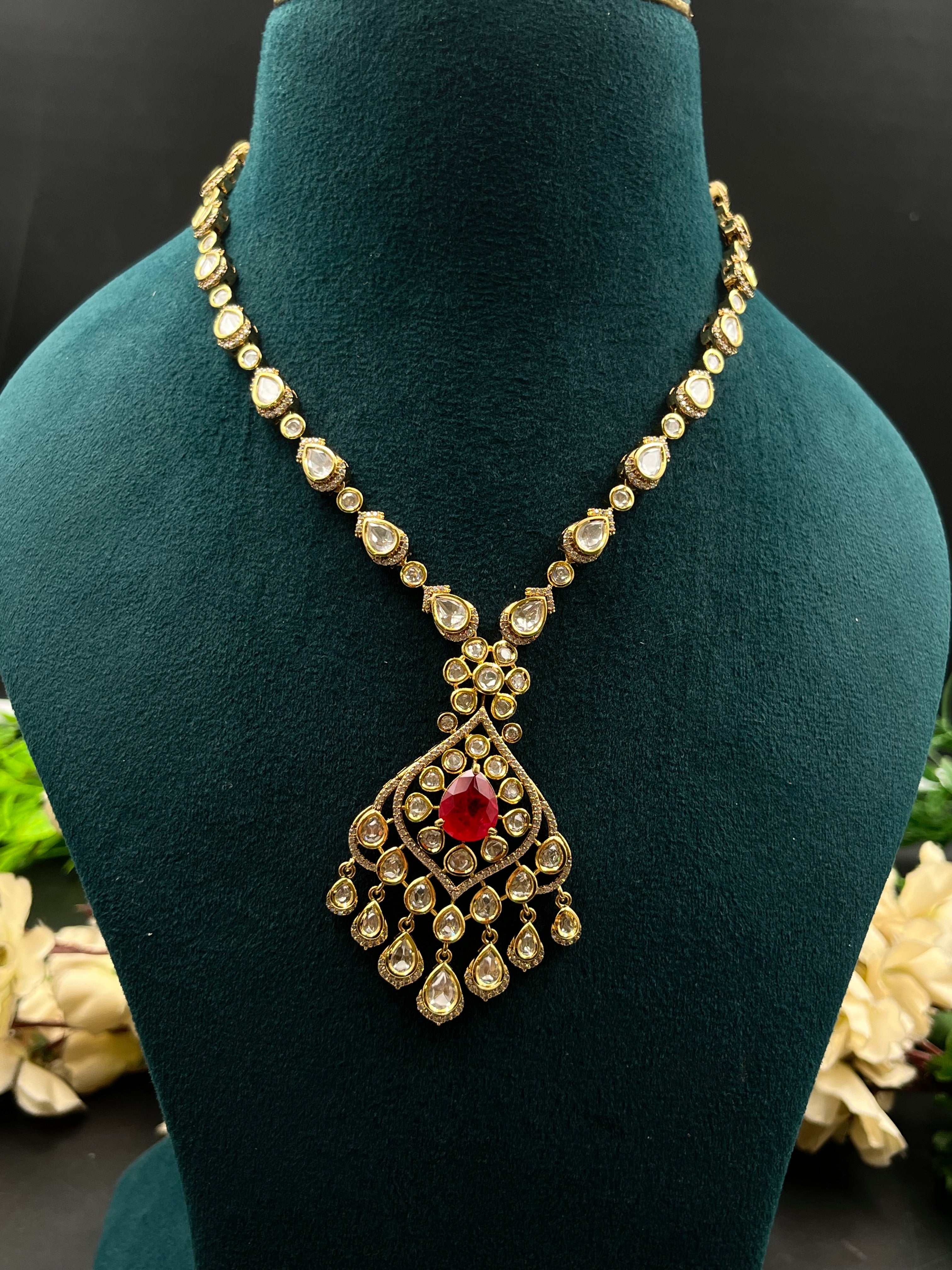 UMA NECKLACE