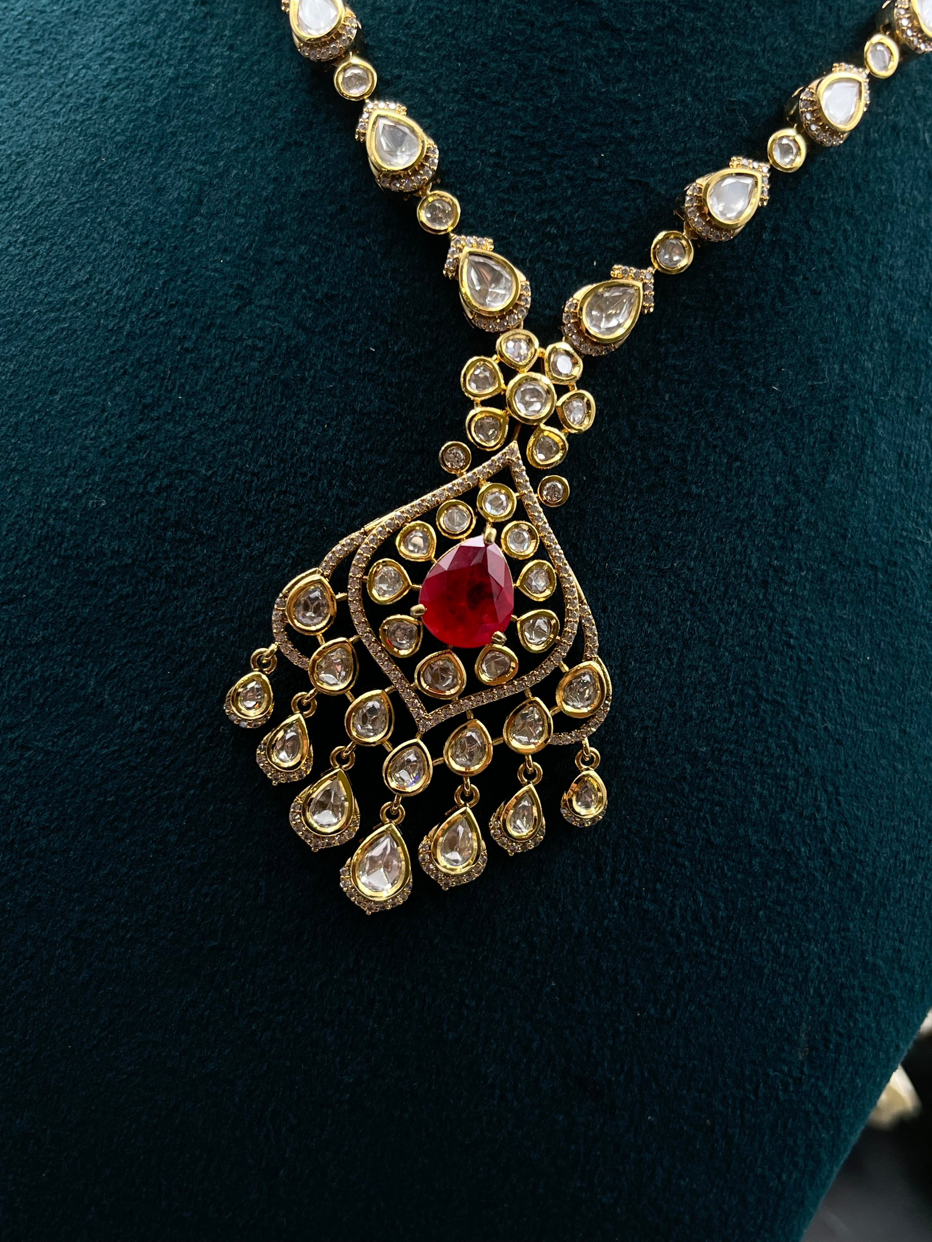 UMA NECKLACE