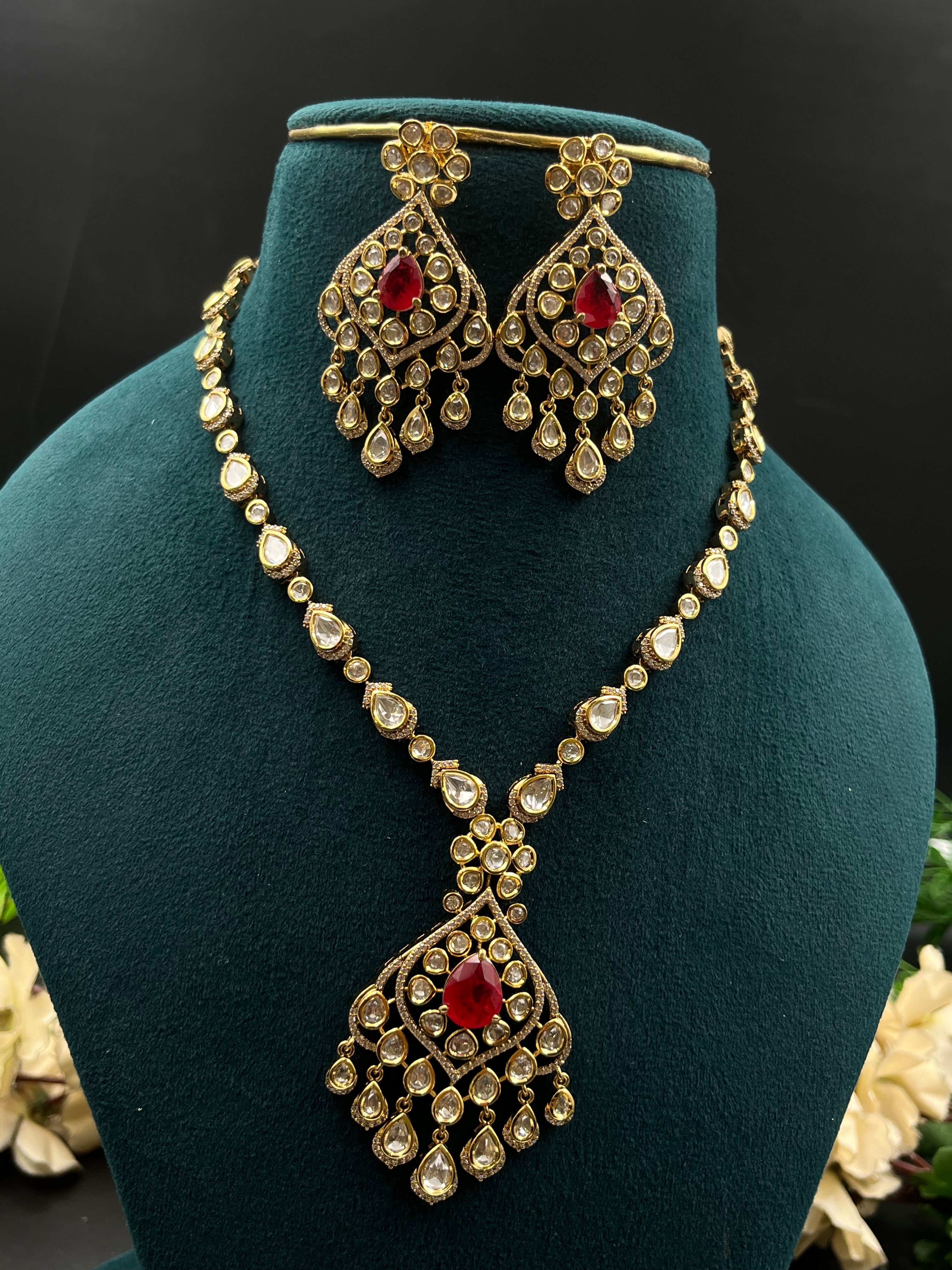 UMA NECKLACE