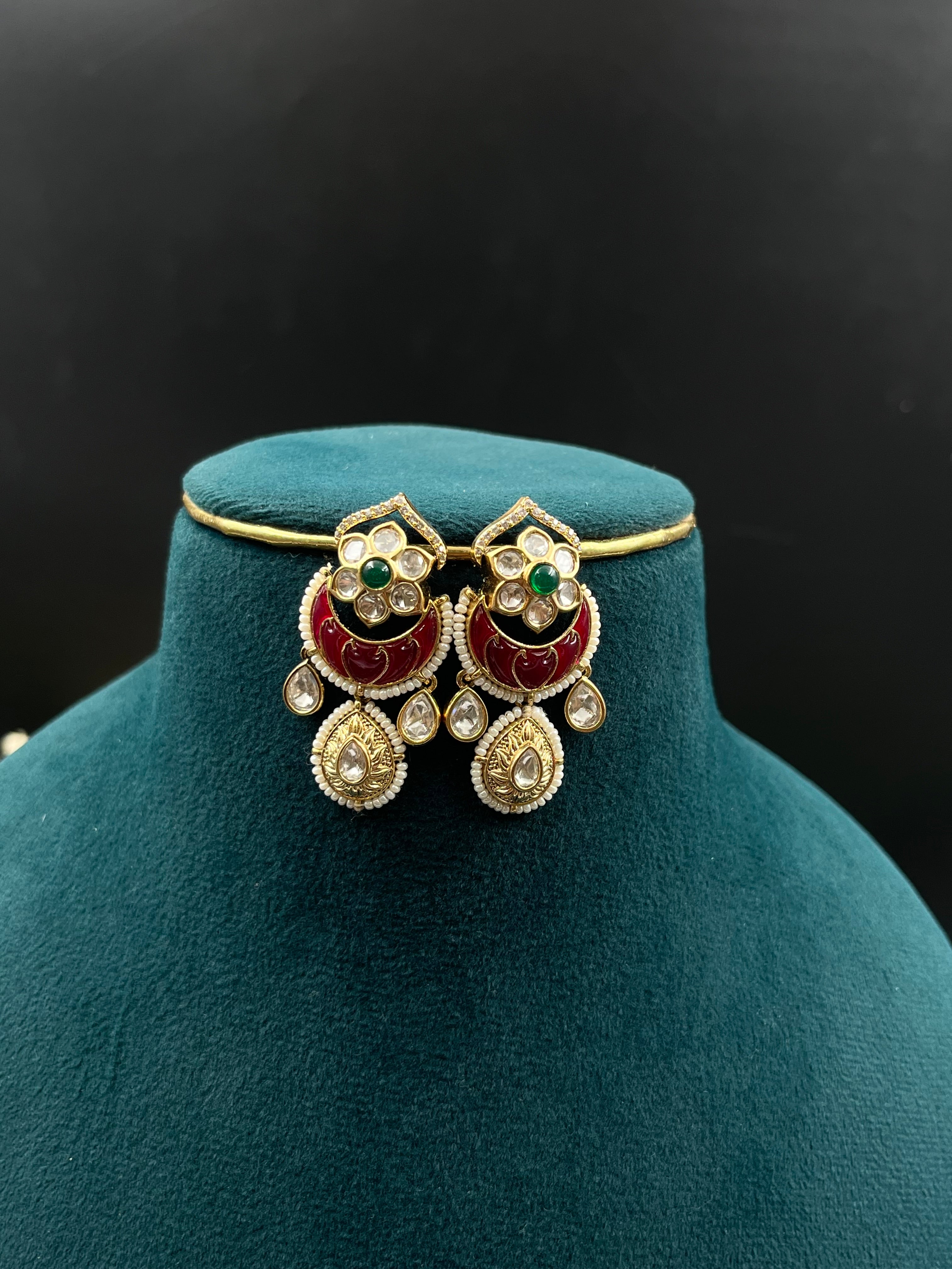 FIYA NECKLACE