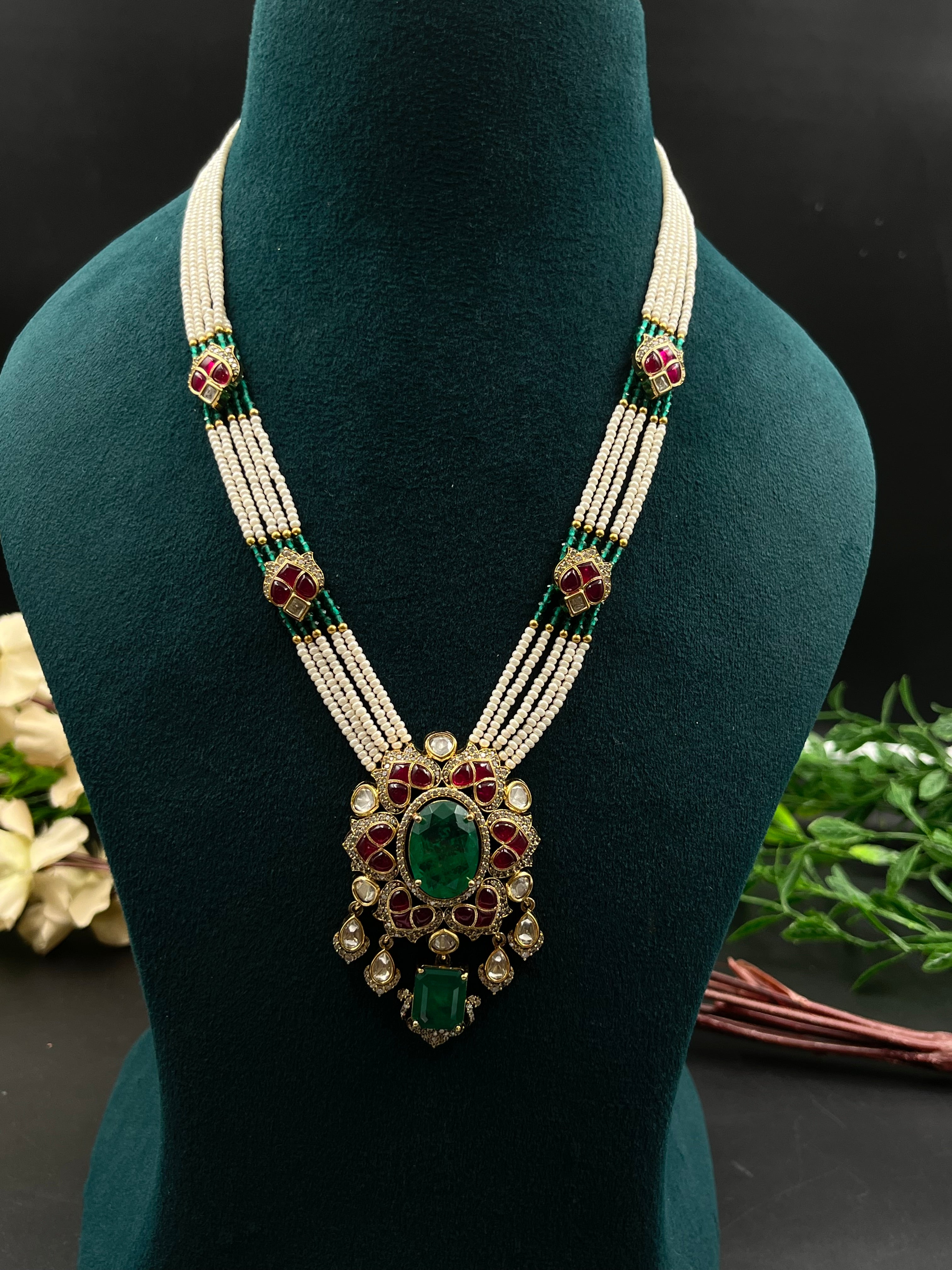 TINYA NECKLACE
