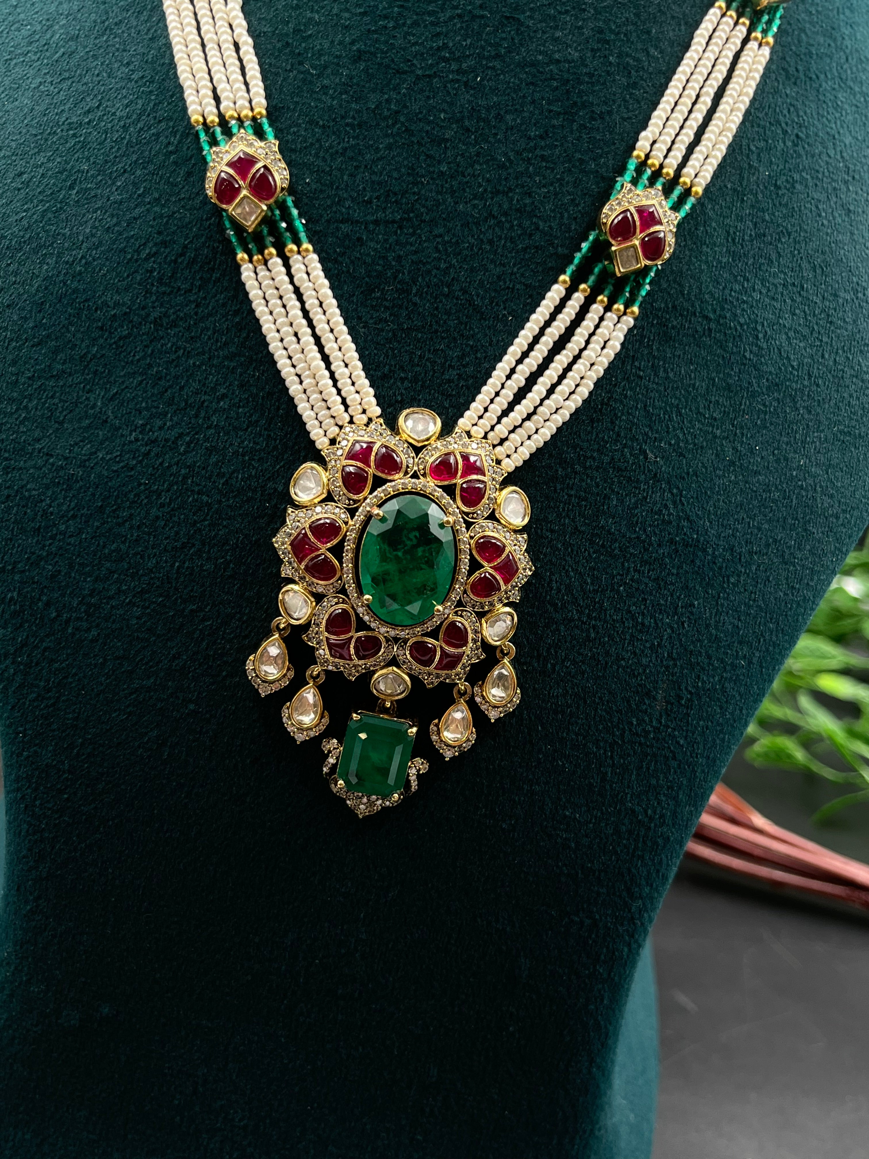 TINYA NECKLACE