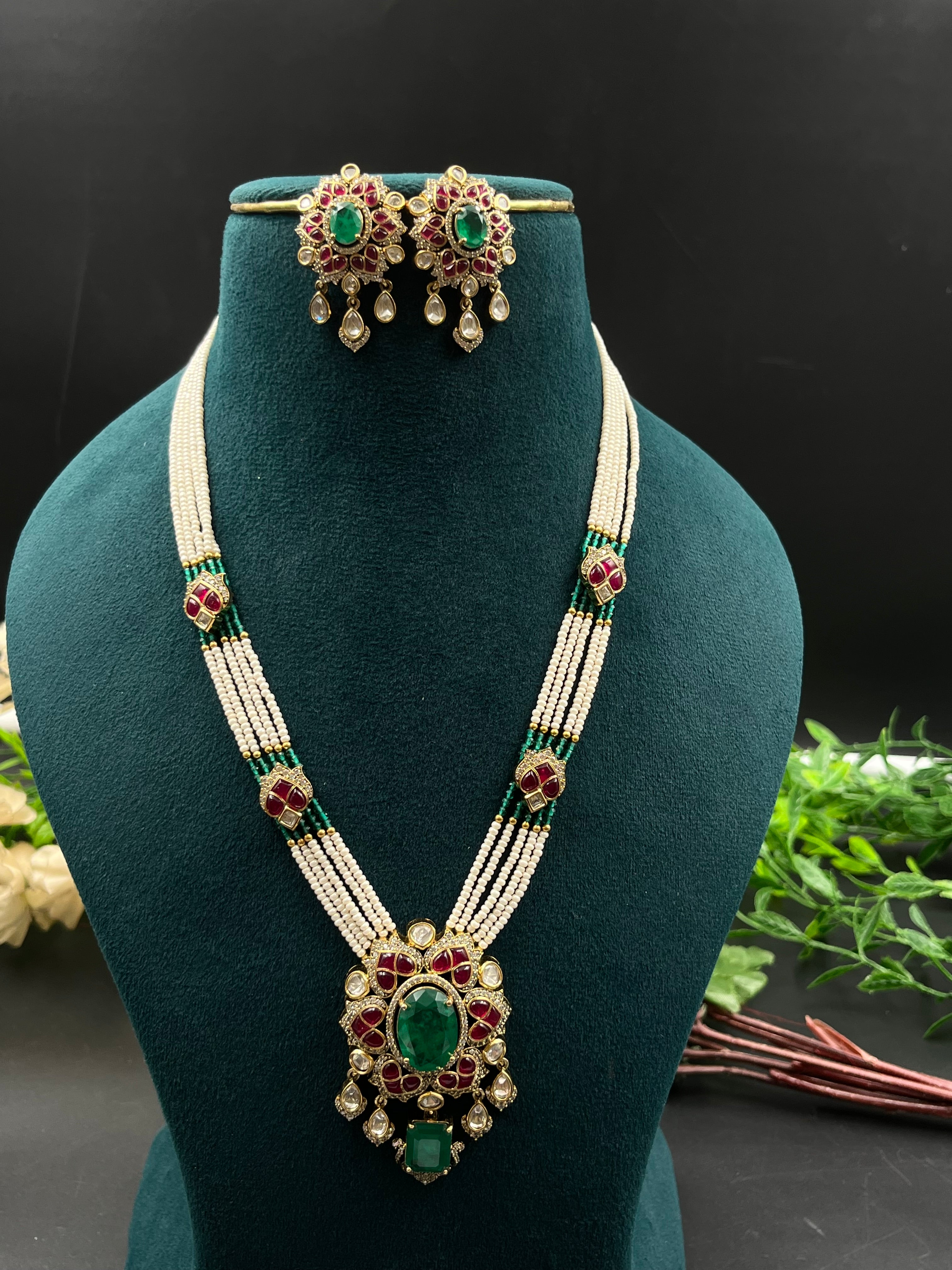 TINYA NECKLACE