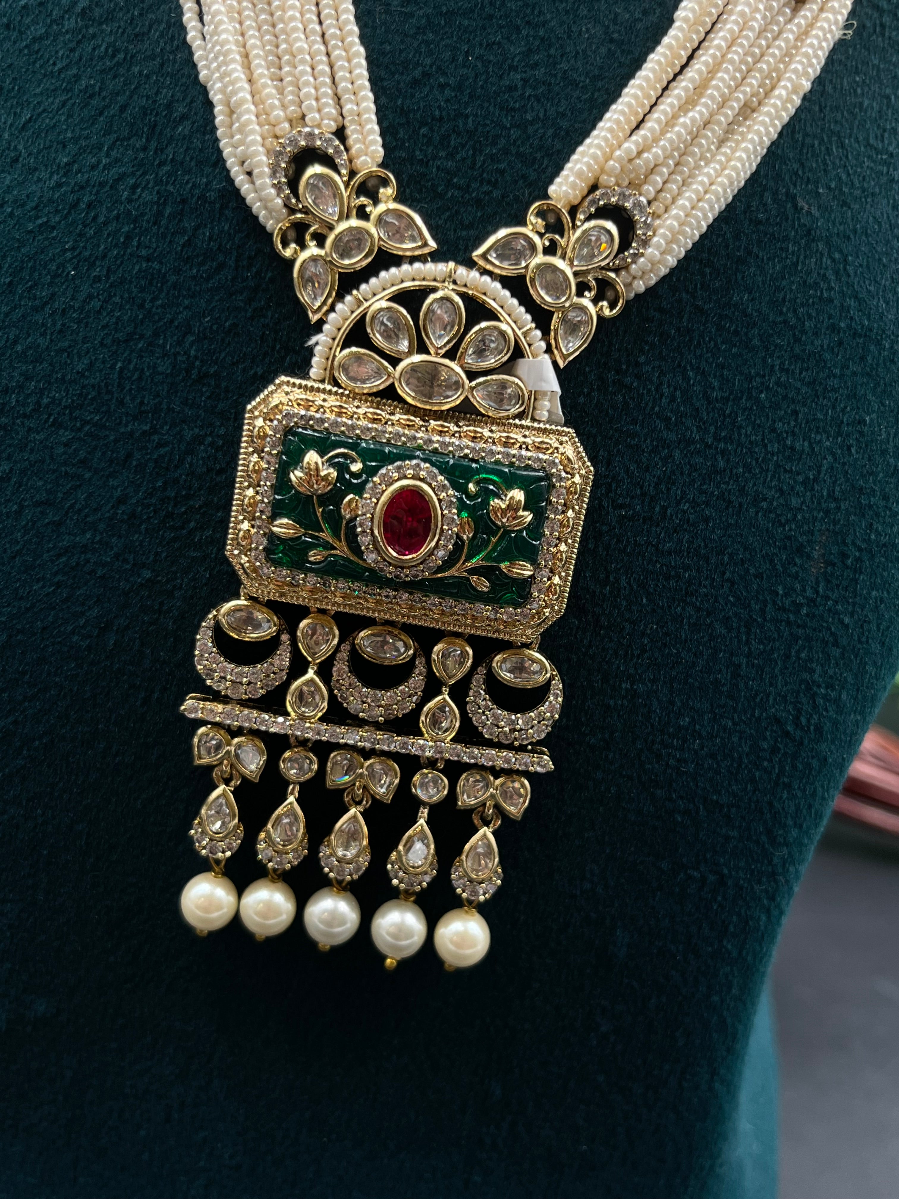 SHENA NECKLACE